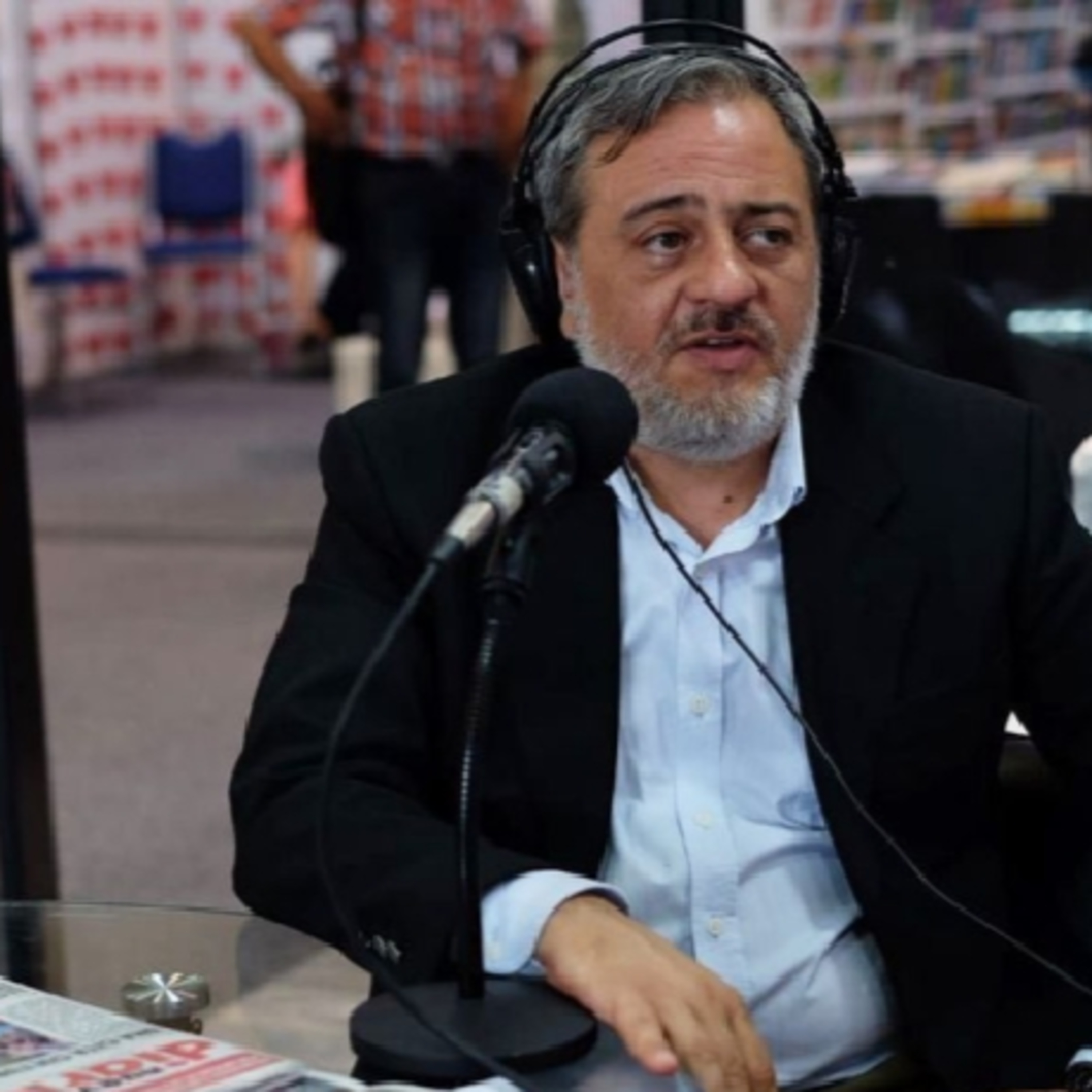 Juan Leguizamón “La feria se realizará en el Fórum, en el CCB y en el Teatro” episode artwork