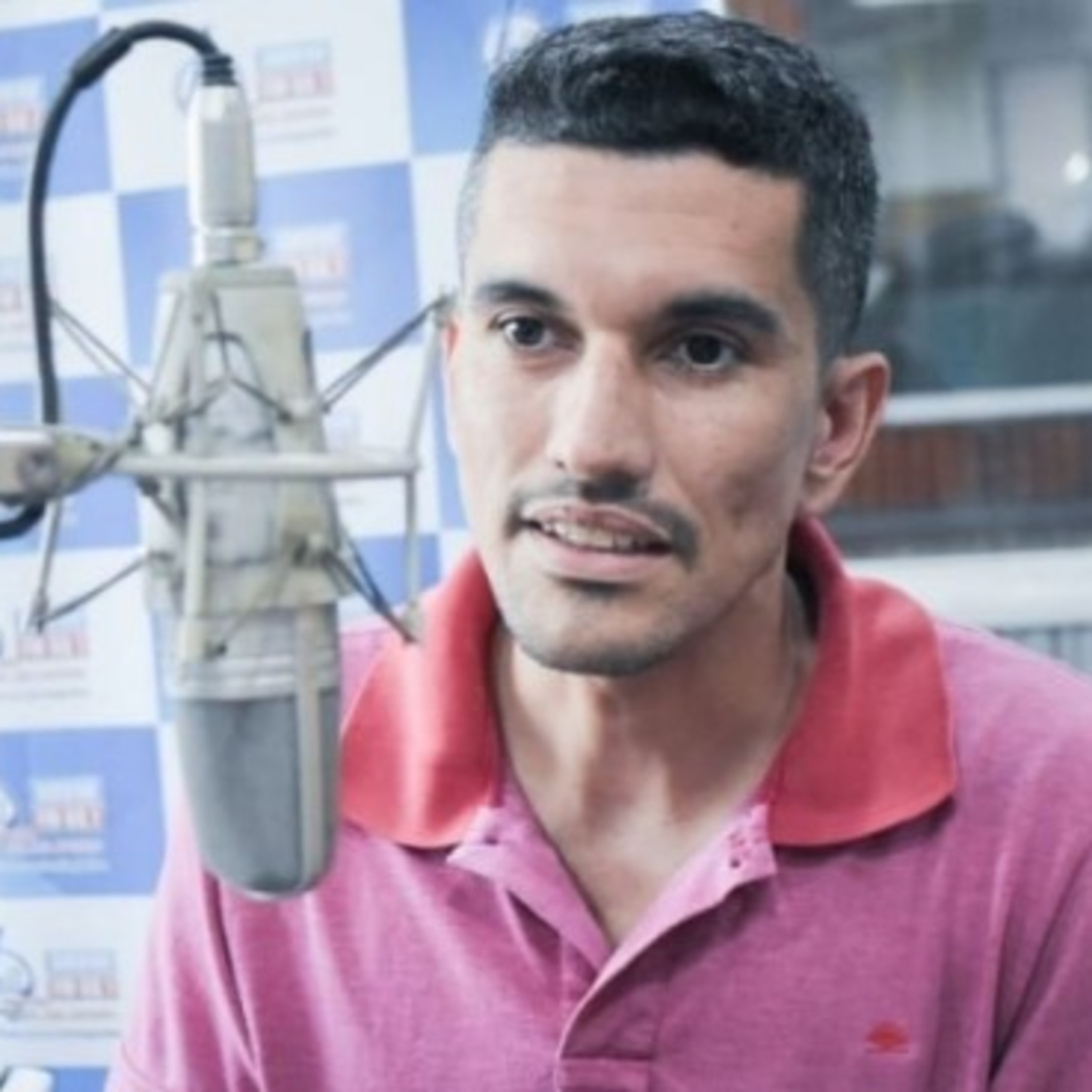 Gabriel Santillán "Es un orgullo ver que otros jóvenes 'se pusieron la camiseta' de lo social" episode artwork