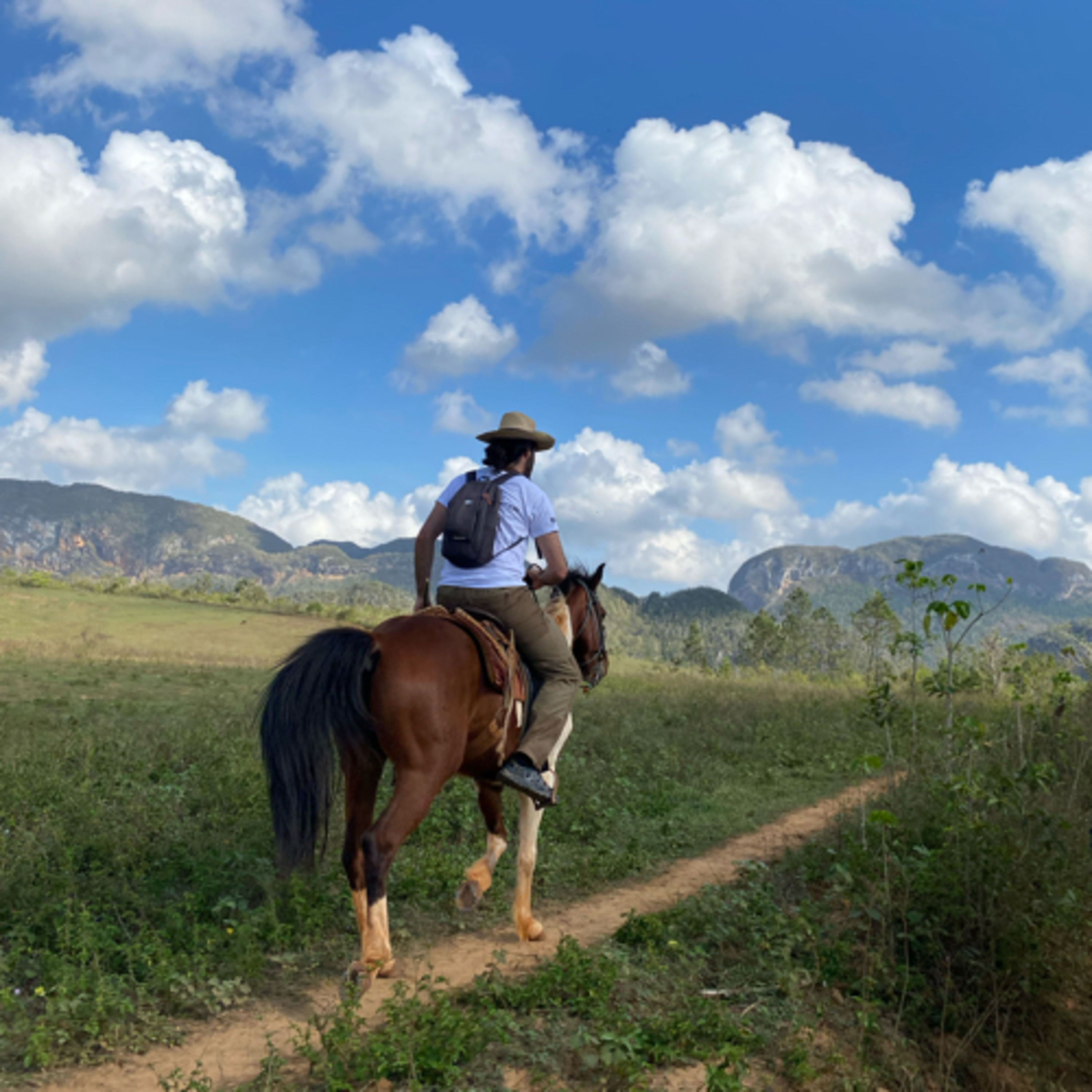 How and Why to Be a Traveler (not a tourist) with Antonio Gutierrez of Celei Education 