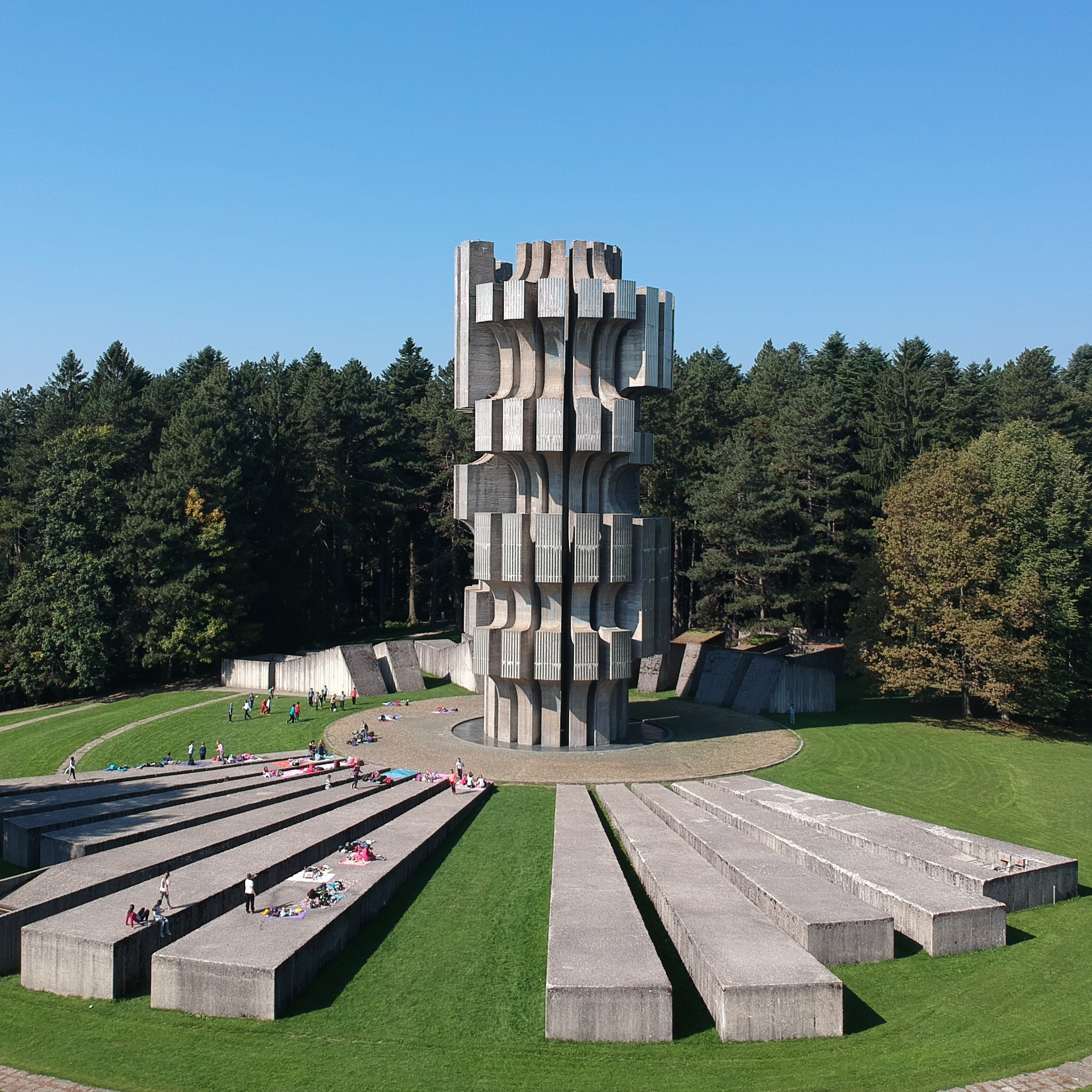 Finding out about Spomenik in the former Yugoslavia