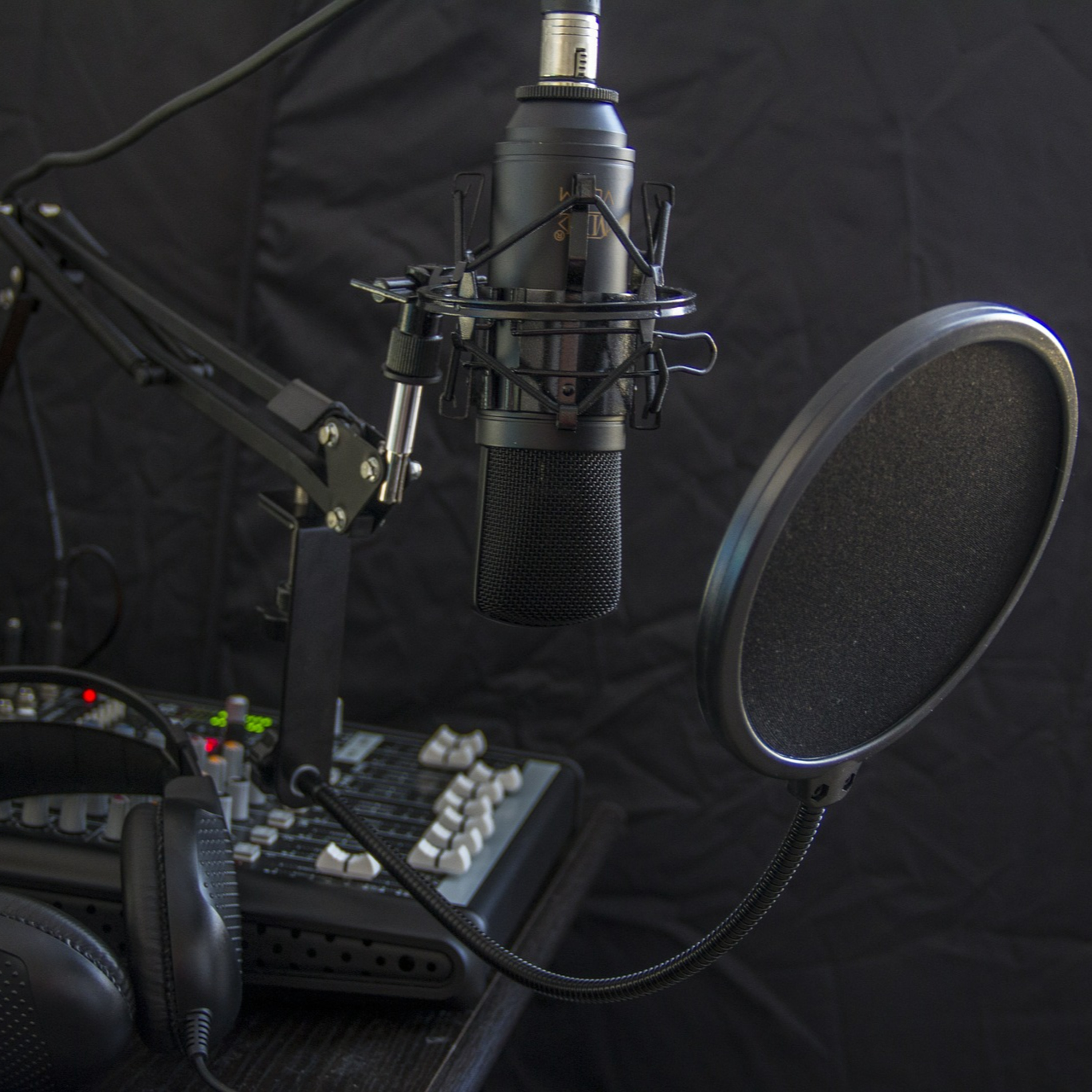 cover of episode UndeRadio Live!