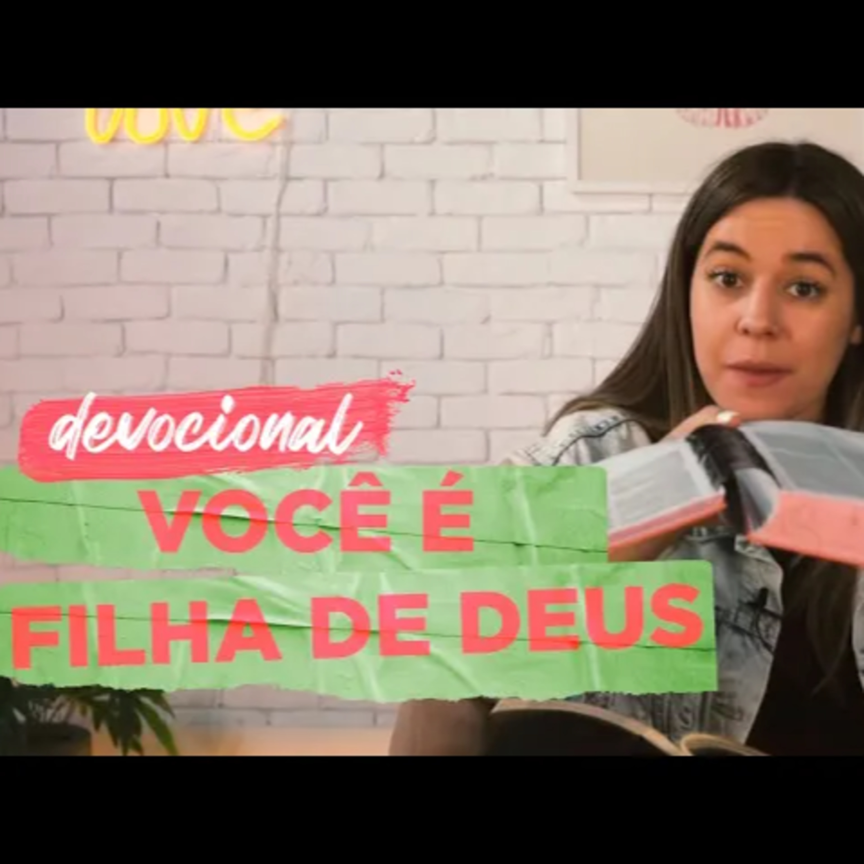 VOCÊ NÃO É O QUE VOCÊ PENSA | Devocional com Larissa Estrada episode artwork