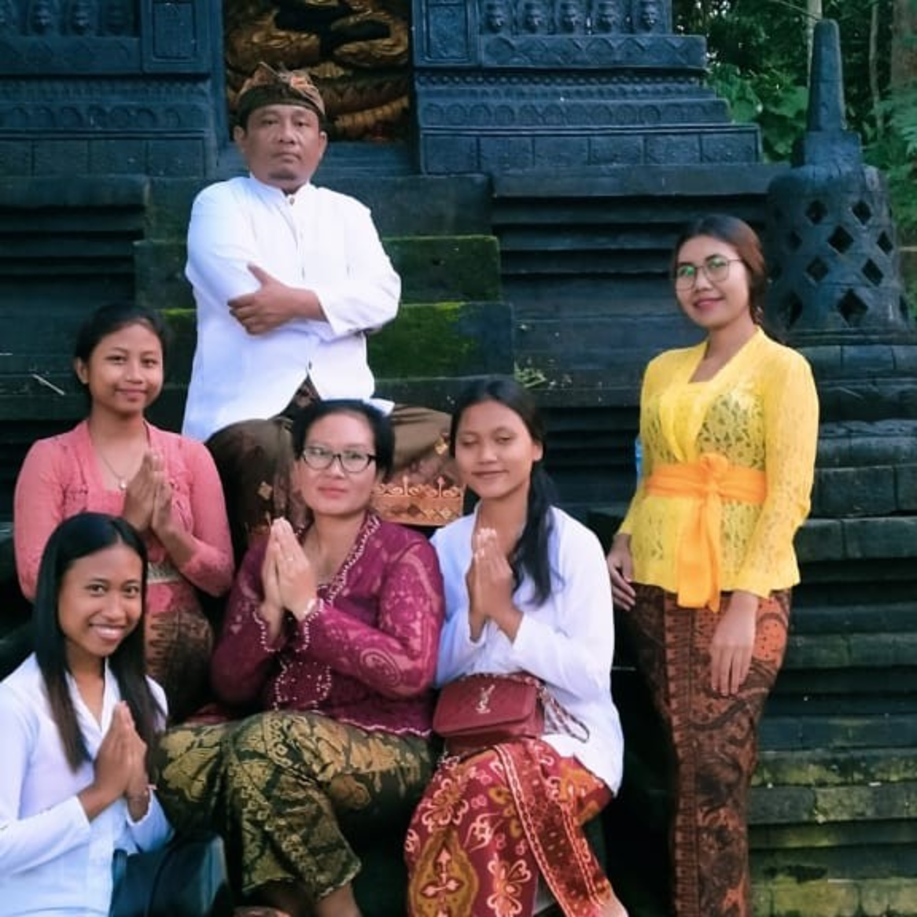 (Sarasehan) BUDHI KUMARA - "Busana Kebaktian" episode artwork