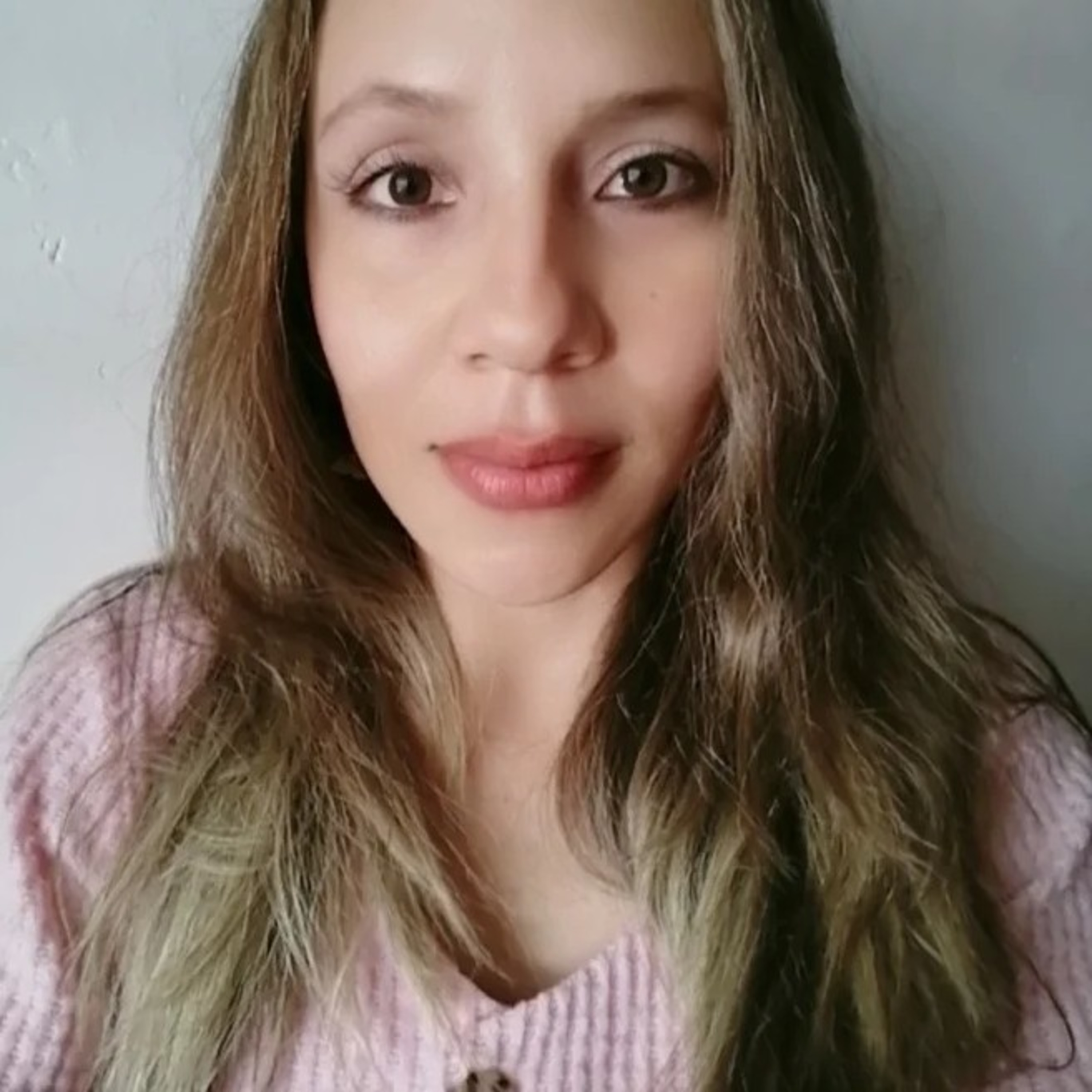 Portada de Angely Caro de Henriquez | PODCASTER