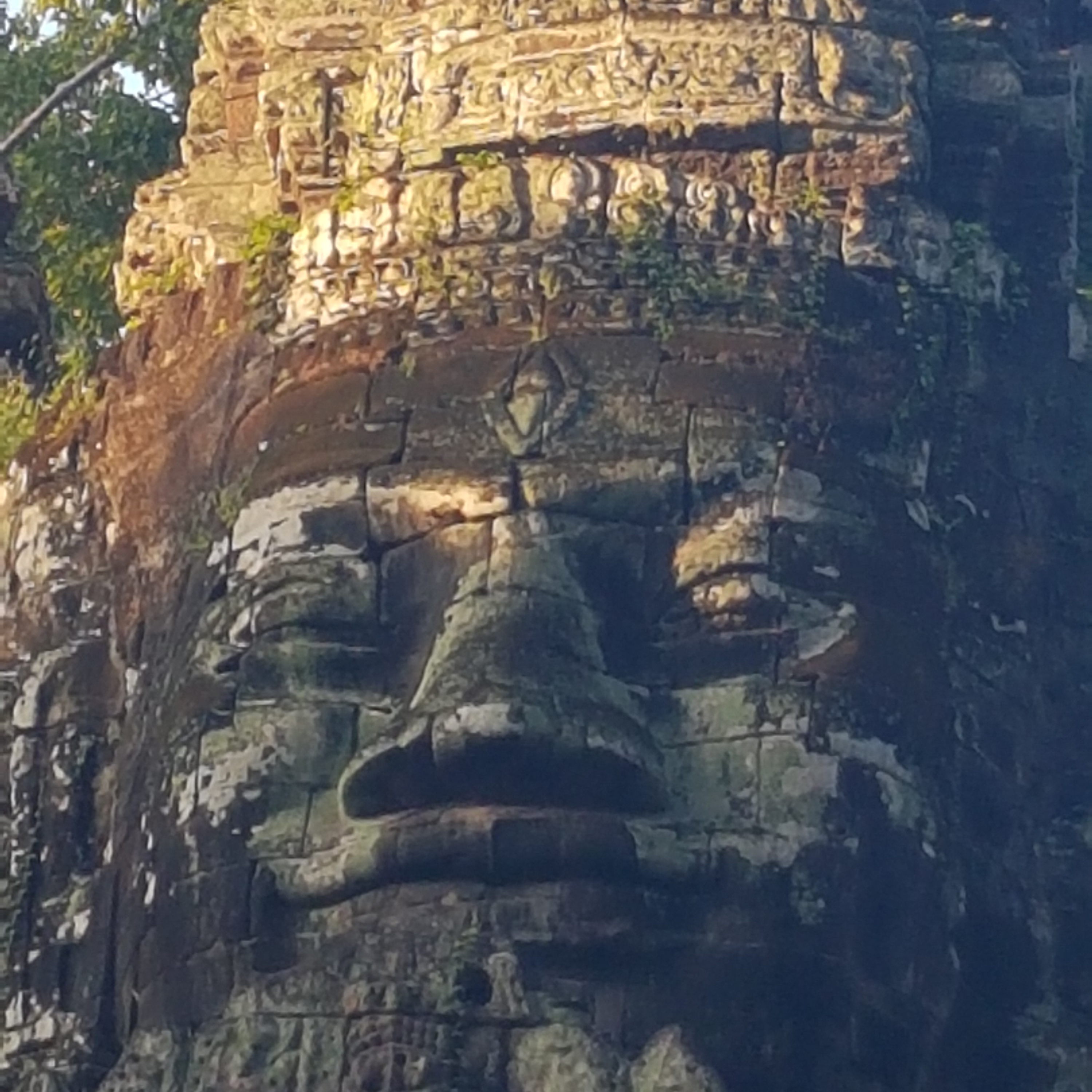 Angkor Wat - the past for our future with Happy End with Leo episode artwork