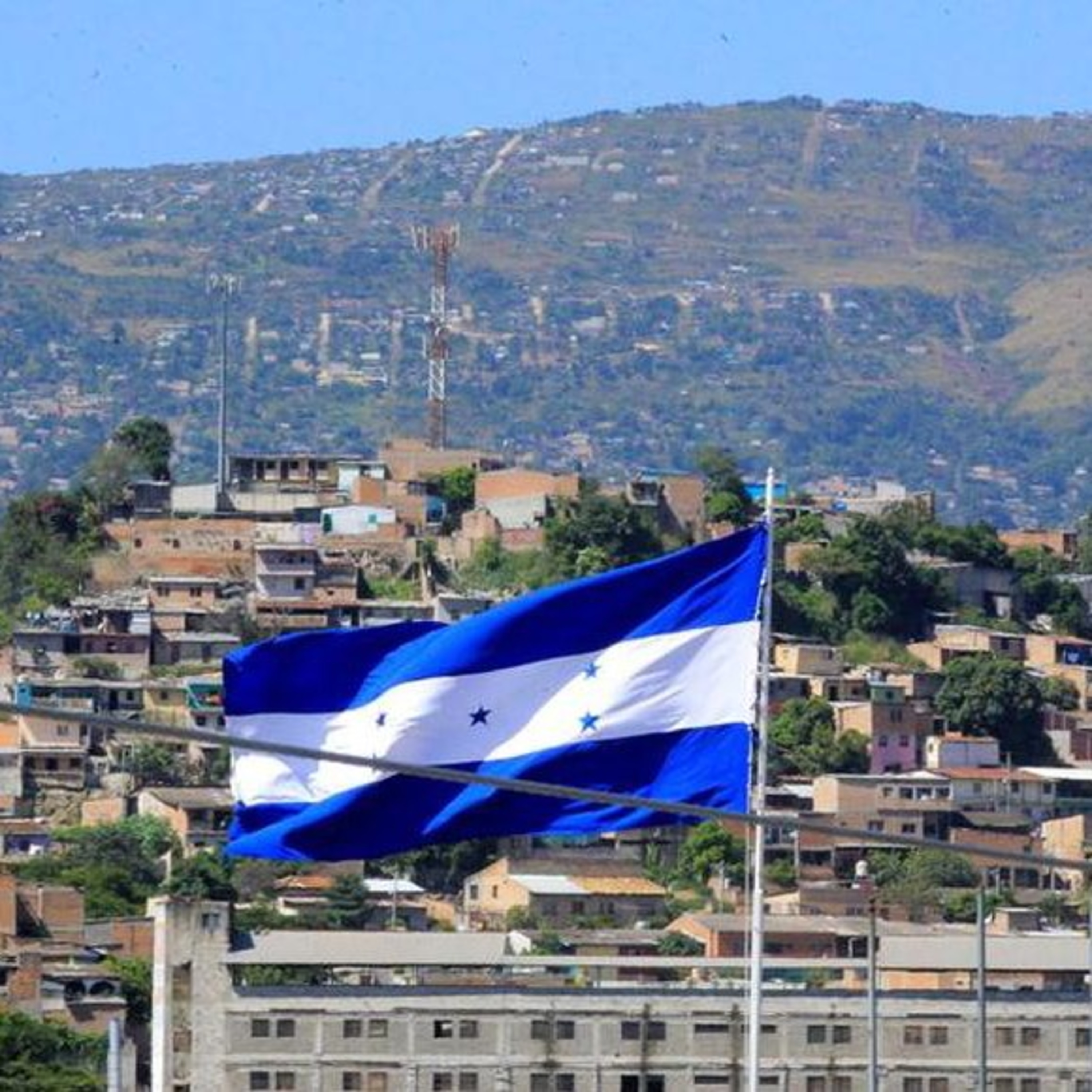 Las elecciones en Honduras y la situación actual en El Salvador  episode artwork