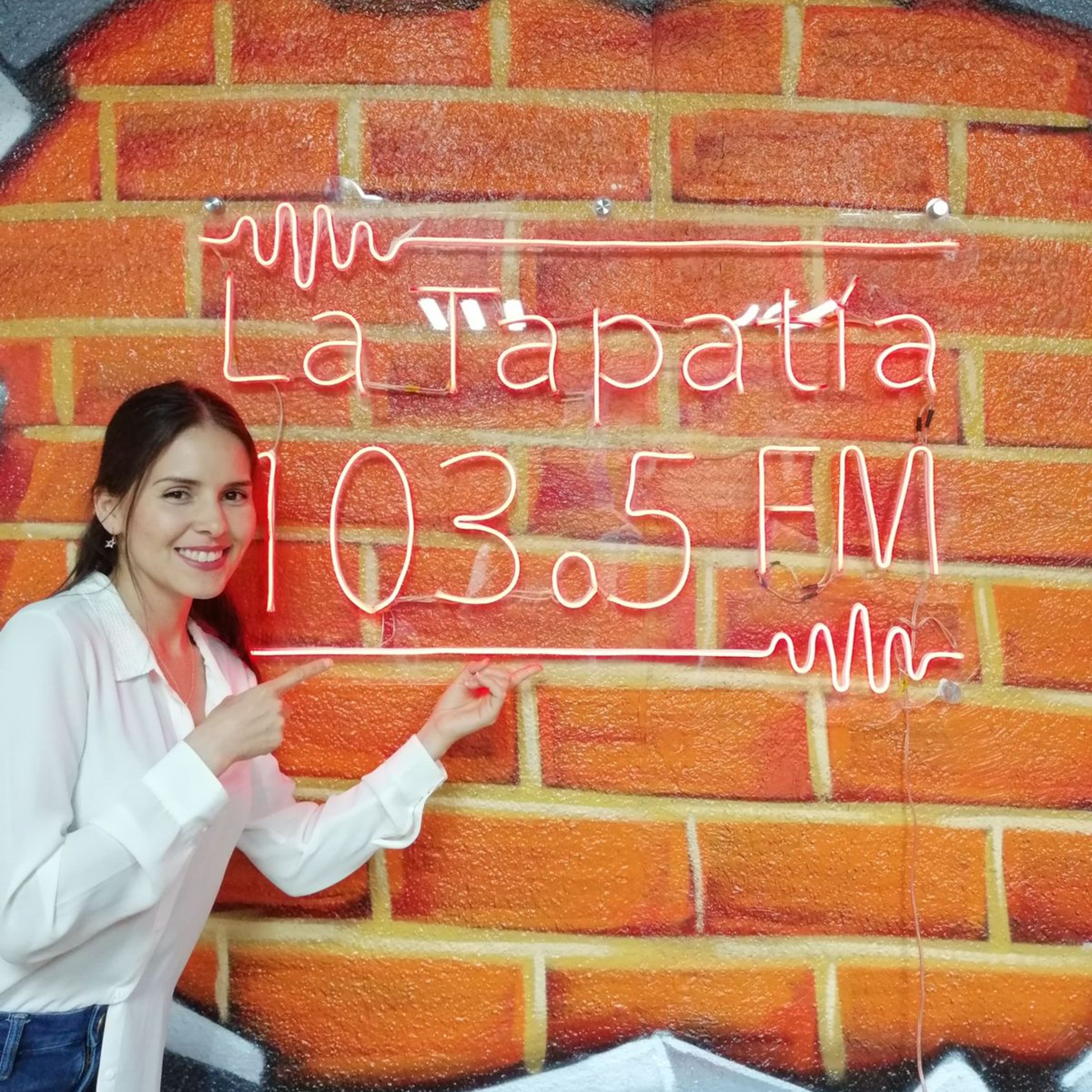 La Tapatía 103.5 FM