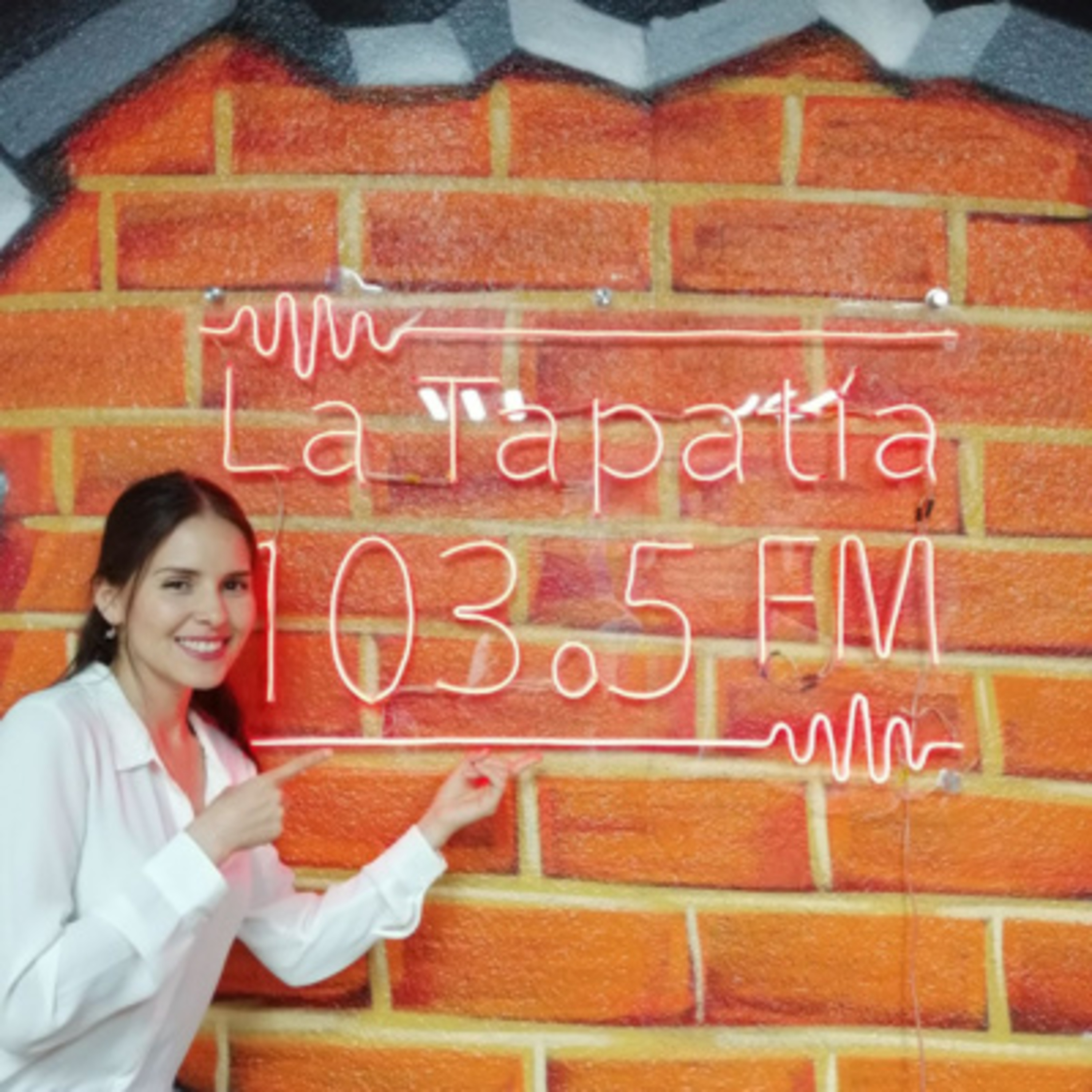 La Tapatía 103.5 FM
