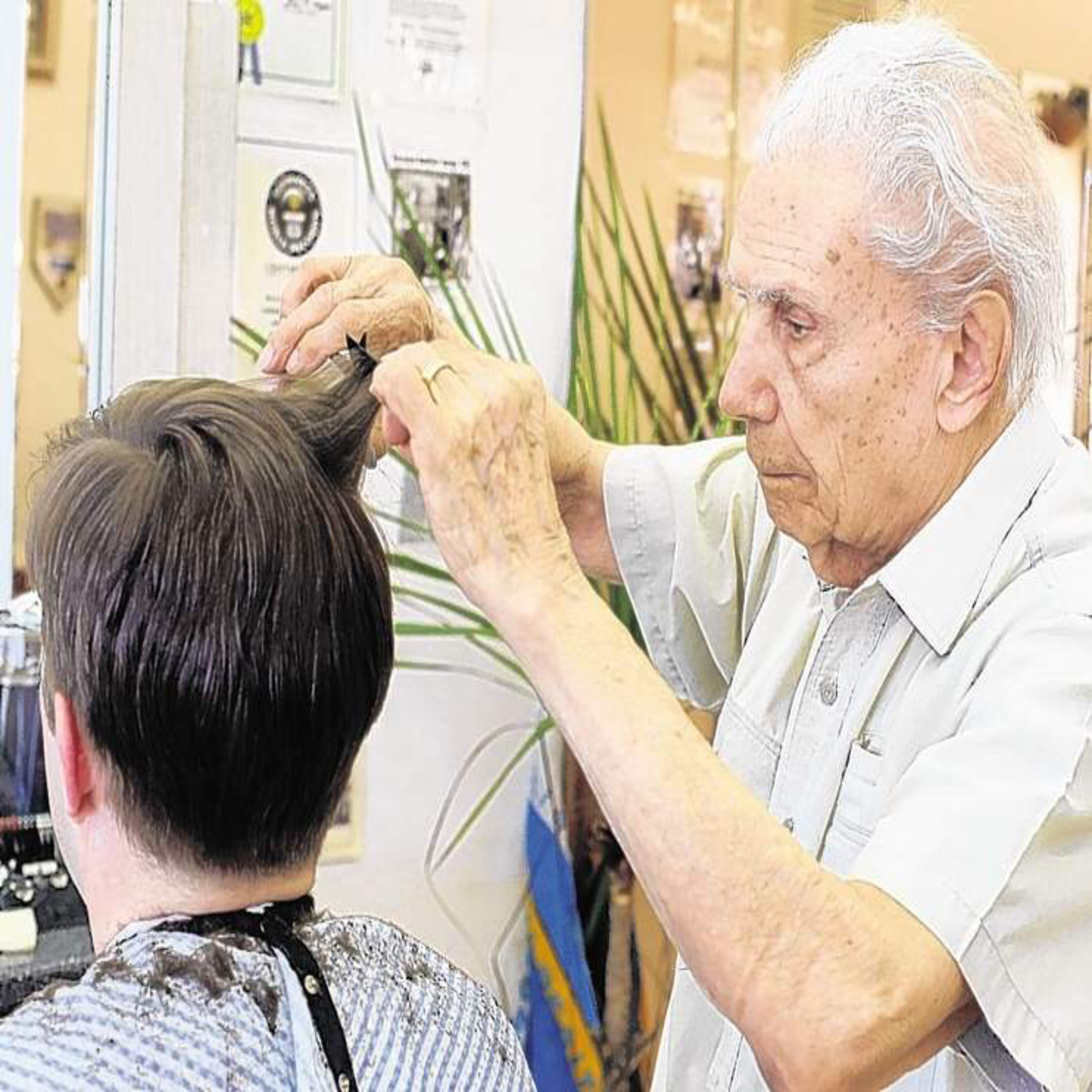 Coiffeur À 107 Ans d’Age episode artwork