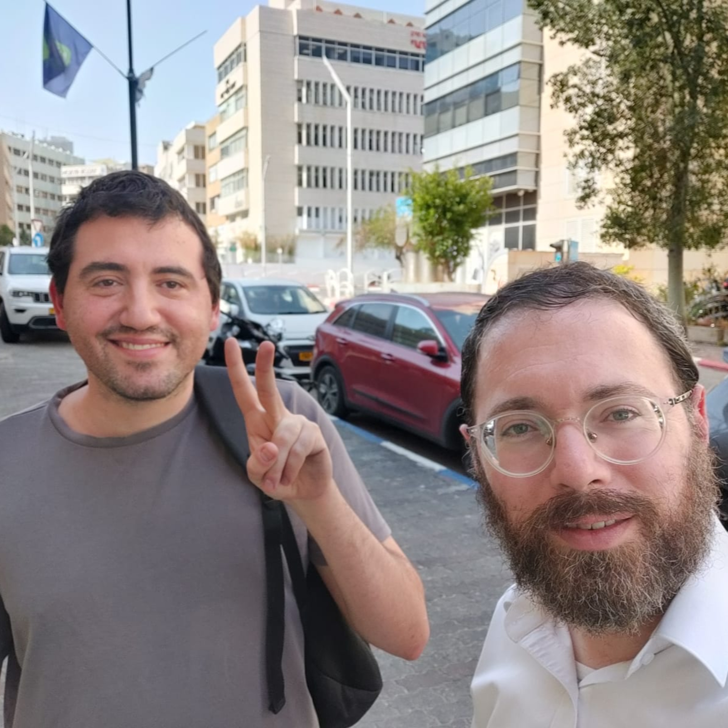 פרק 172: ישראל פריי, איך להיות איש שמאל בחברה החרדית episode artwork