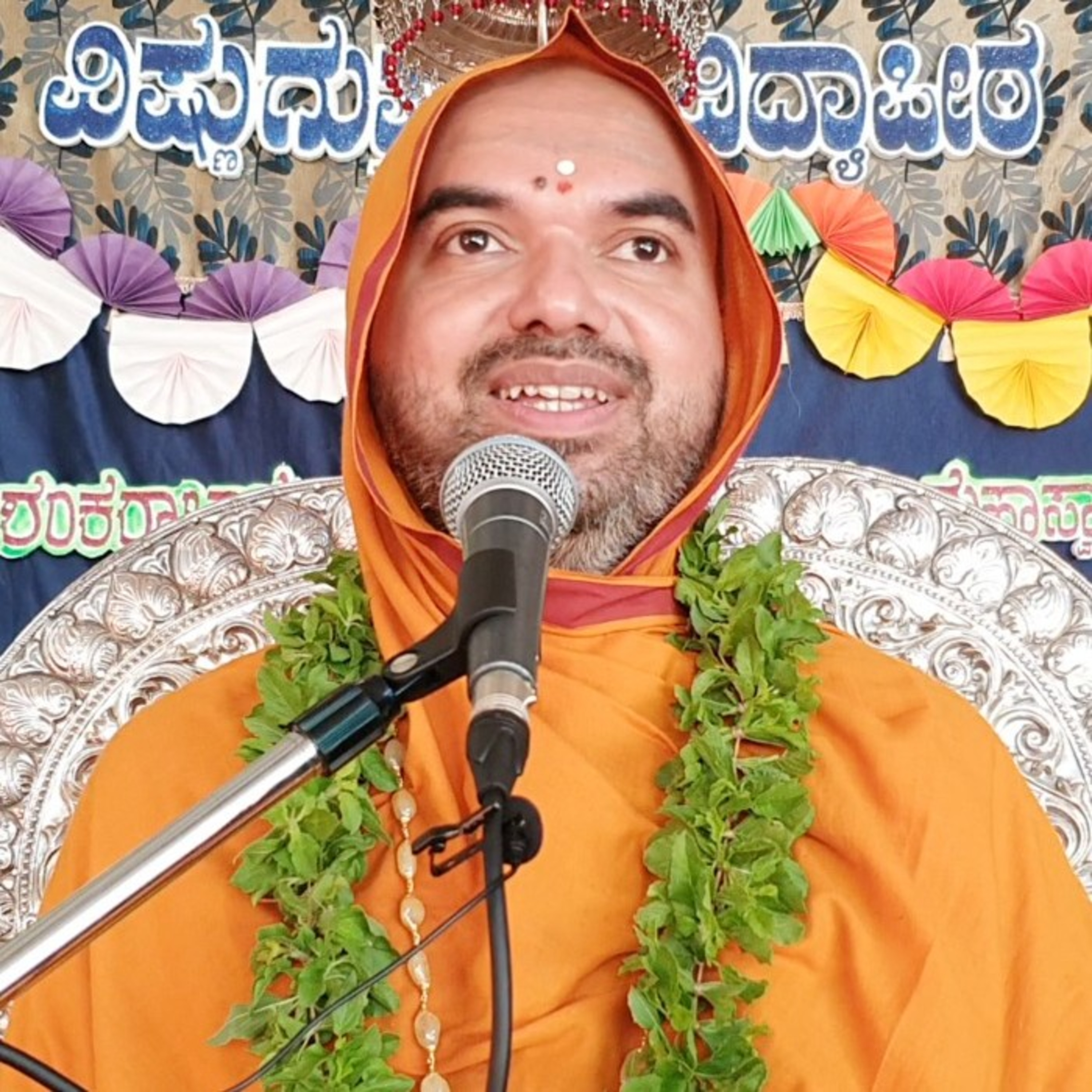 ಕೆಳಗೆ ಕುಳಿತವನು ಎಂದೂ ಬೀಳಲಾರ!