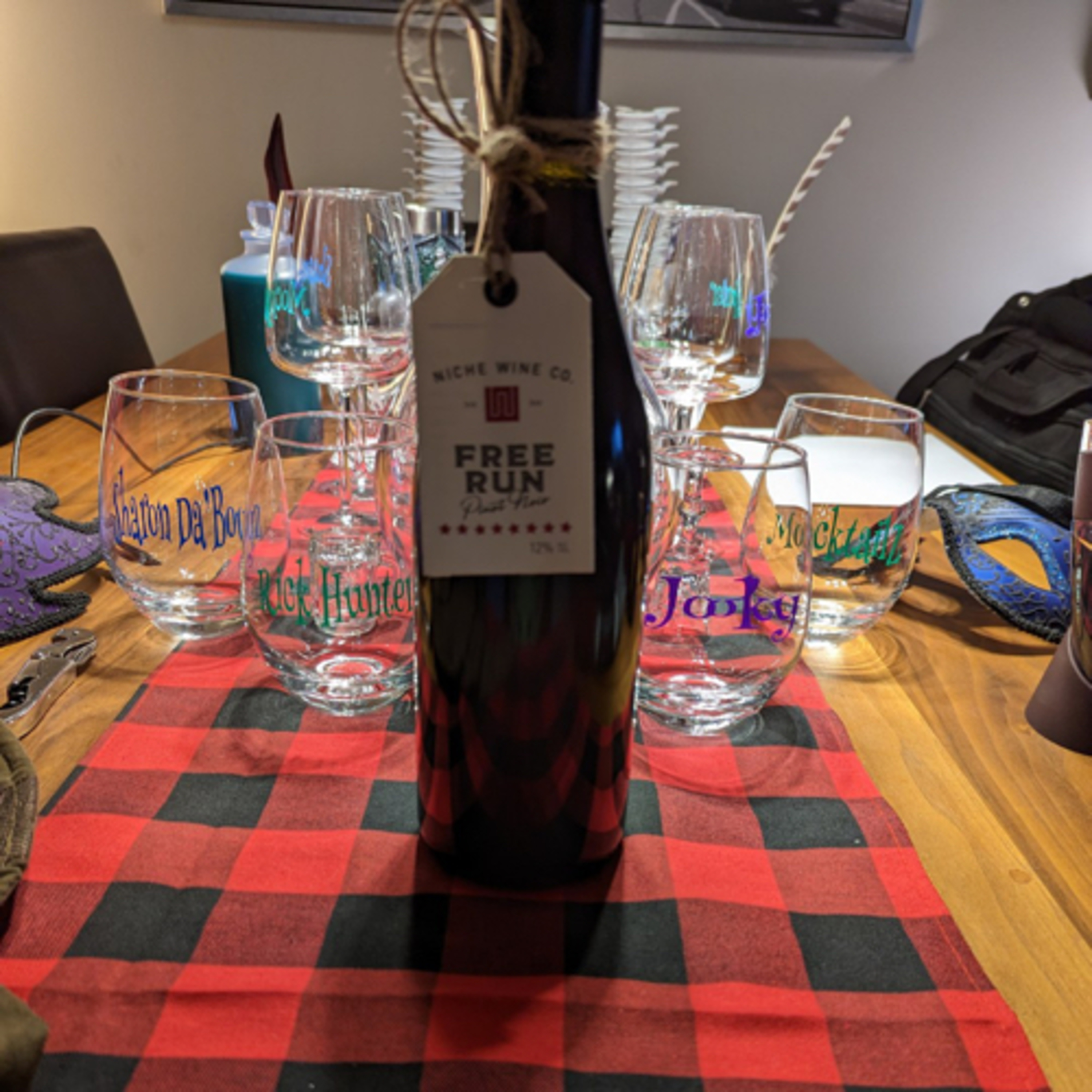 The Squirrel Hour Episode 10 - Niche Wine Co Free Run Pinot Noir - Salu Spa  episode artwork