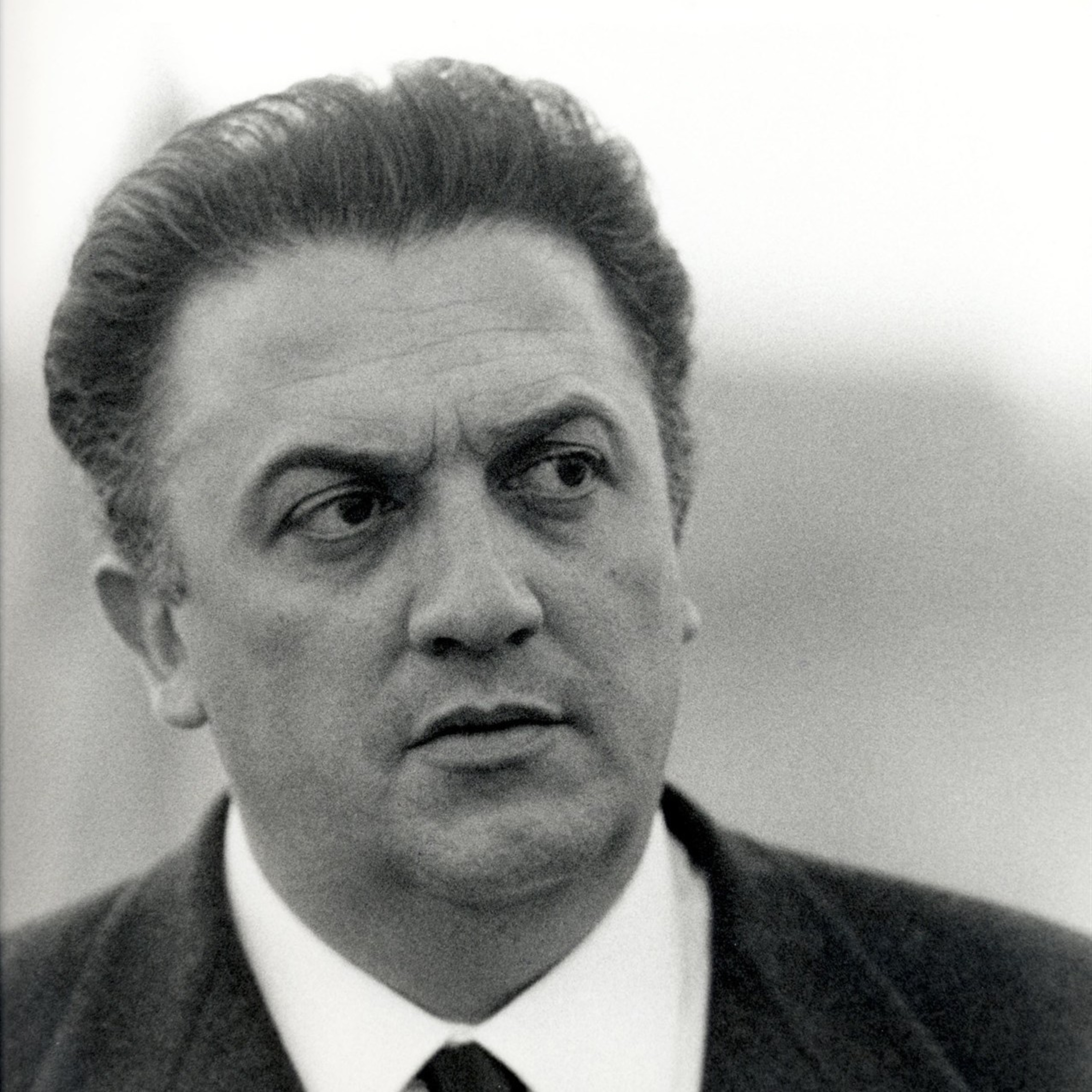 Pensiero del giorno: Se qualcosa ti emoziona, Federico Fellini  episode artwork