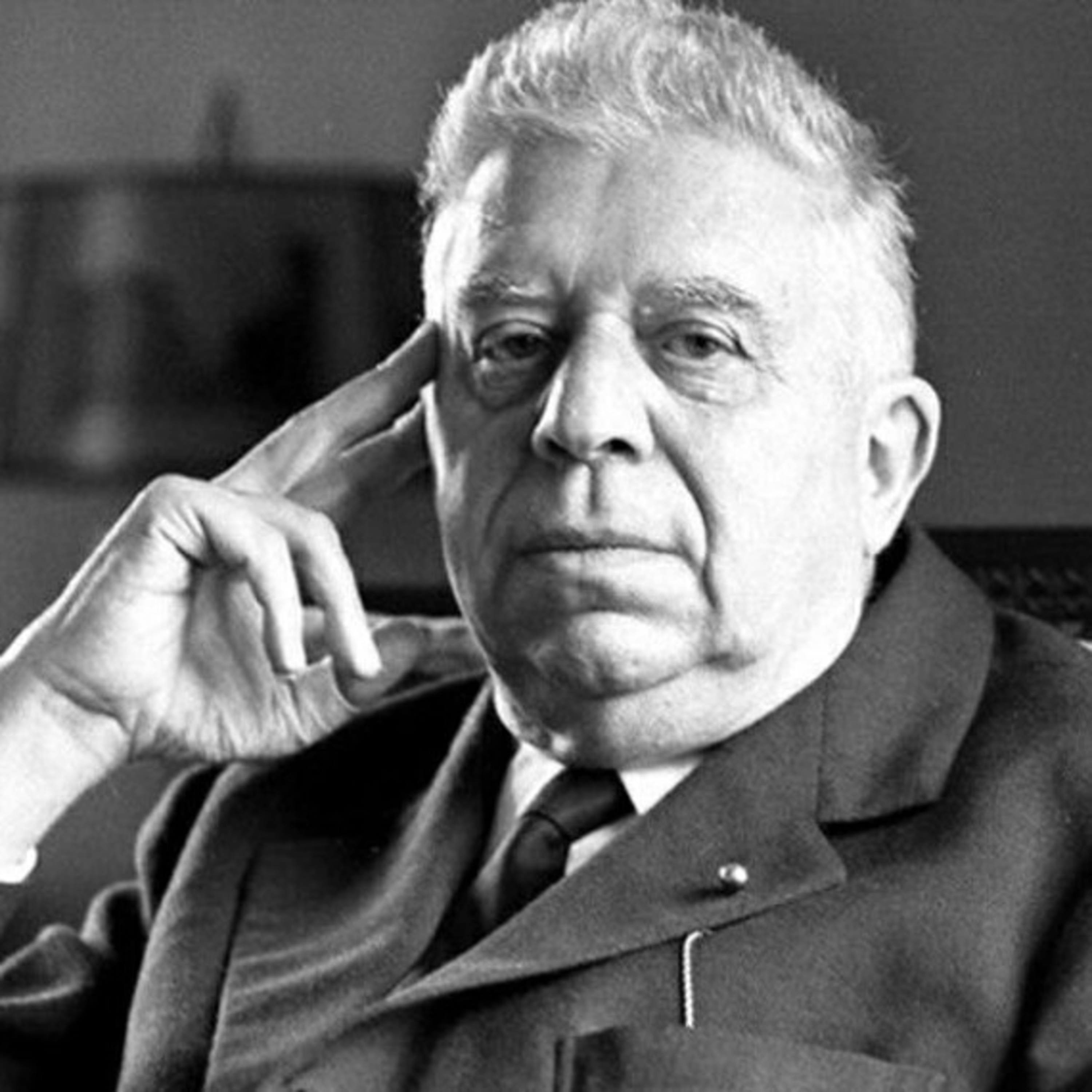 Poema del giorno: Felicità raggiunta, si cammina di Eugenio Montale 

 episode artwork