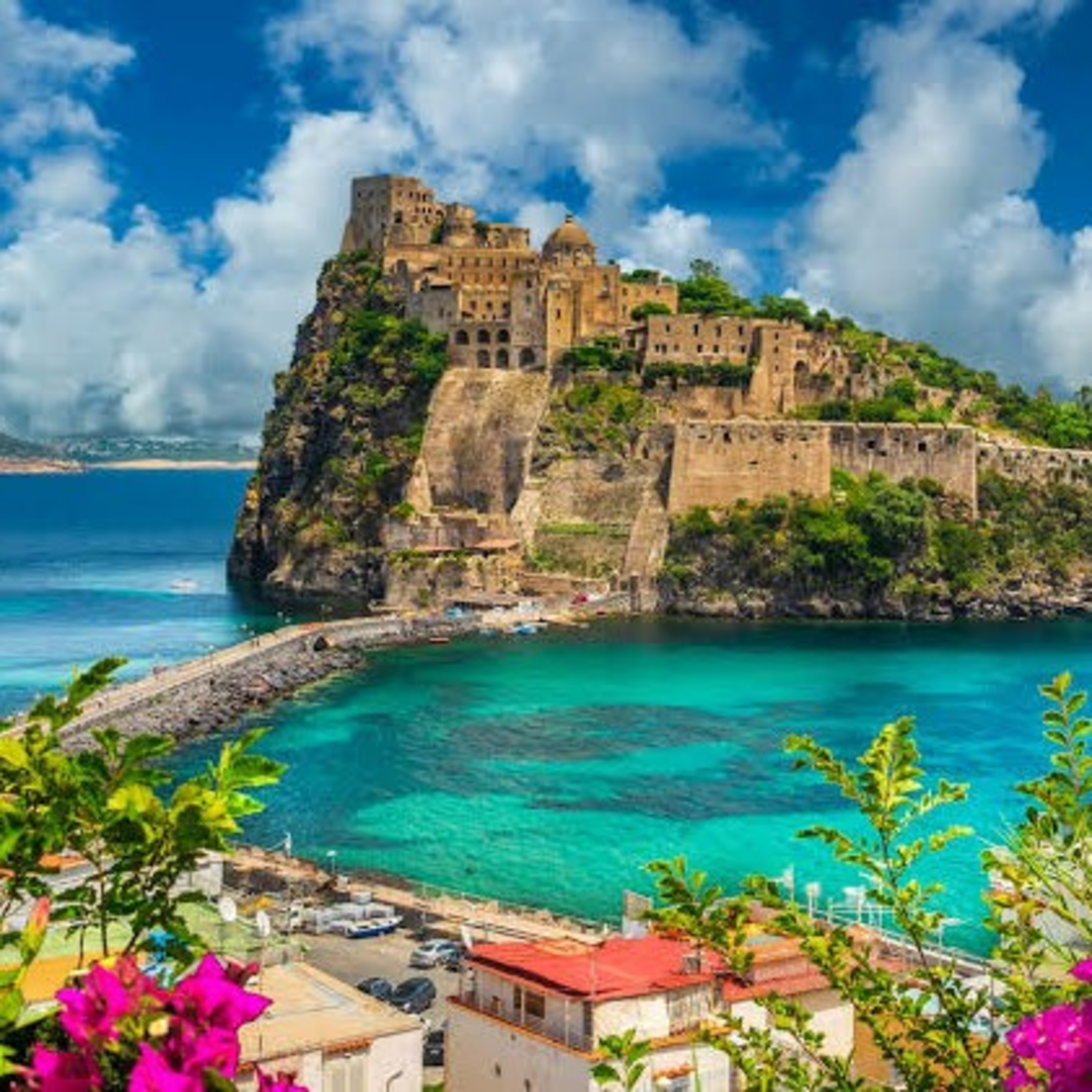 Ischia magica e tragica, sulle strade dove Liz Taylor diventava Cleopatra di Marco Demarco episode artwork