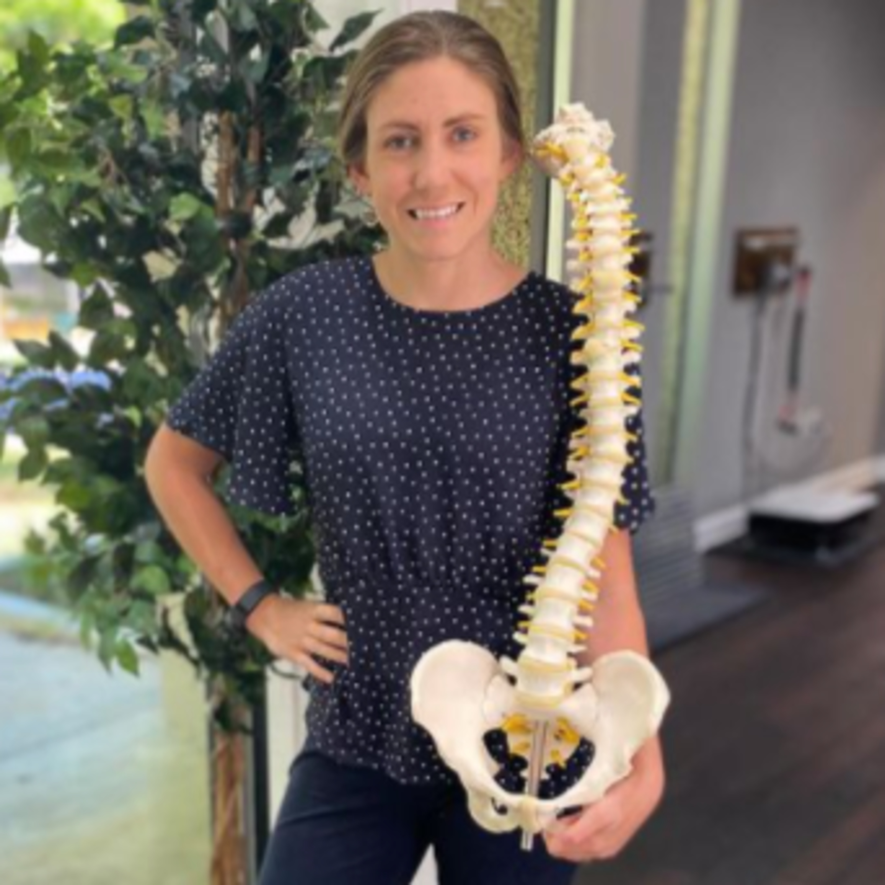 Episode 5: Dr. Sydney McNeill, D.C.- Chiropractor and Fitness Influencer episode artwork
