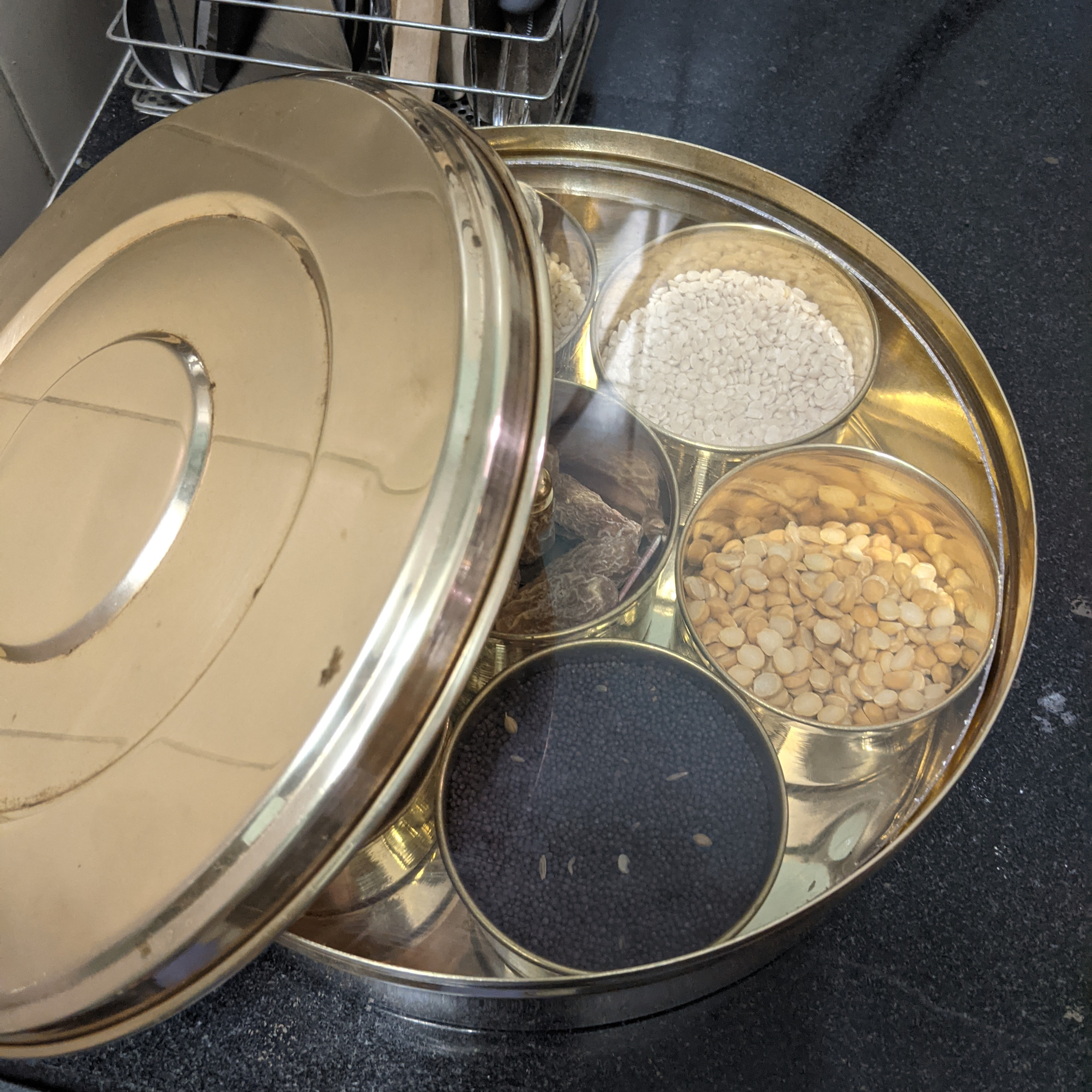 Vasu ki Vastu introduces Spice-Box also known as Anjarai Petti