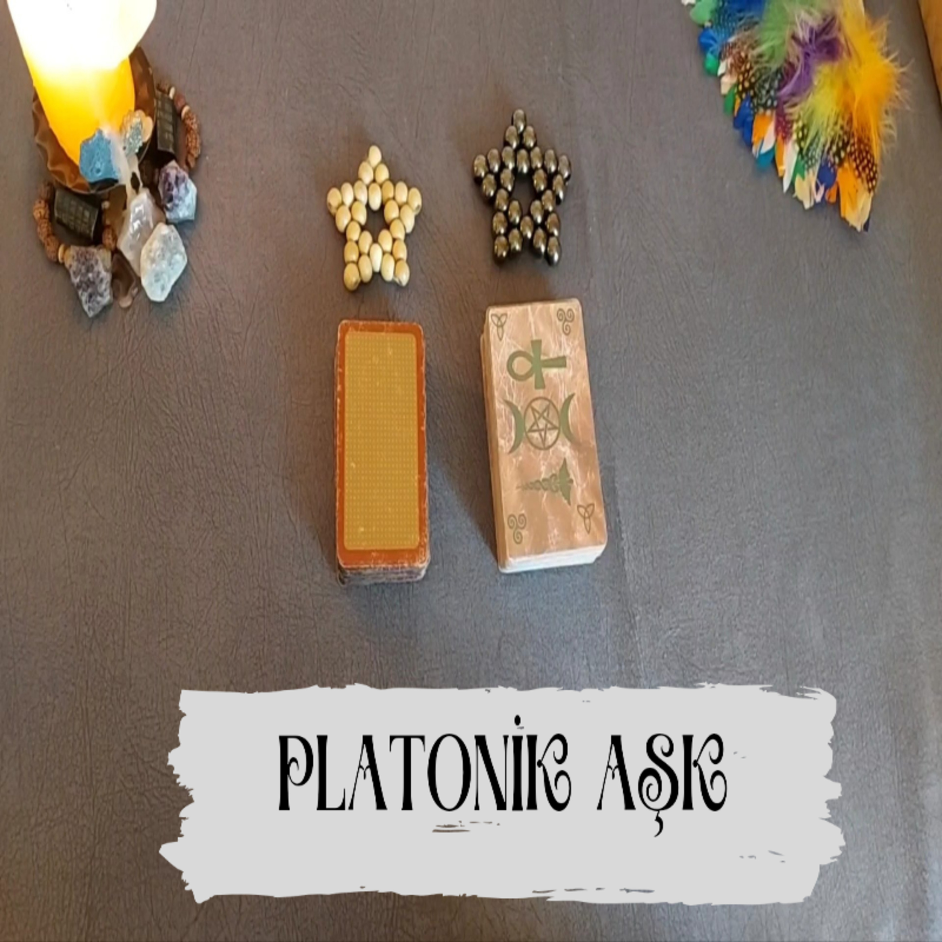 Platonik olduğunuz kişi ve siz şu sıralar nasıl bir enerjidesiniz?Tarot kartlarının mesajları neler?