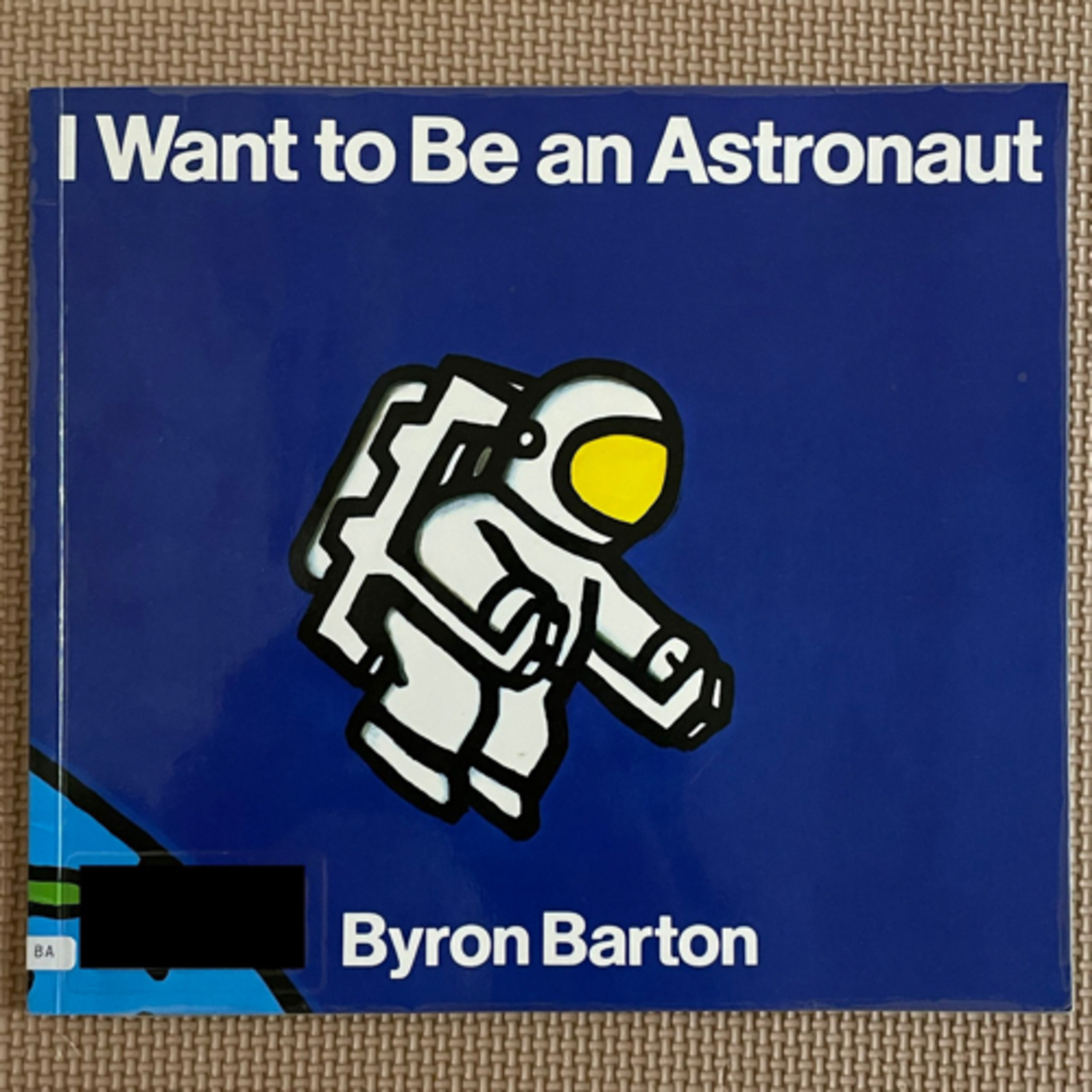 【英語絵本の朗読】I want to be an astronaut