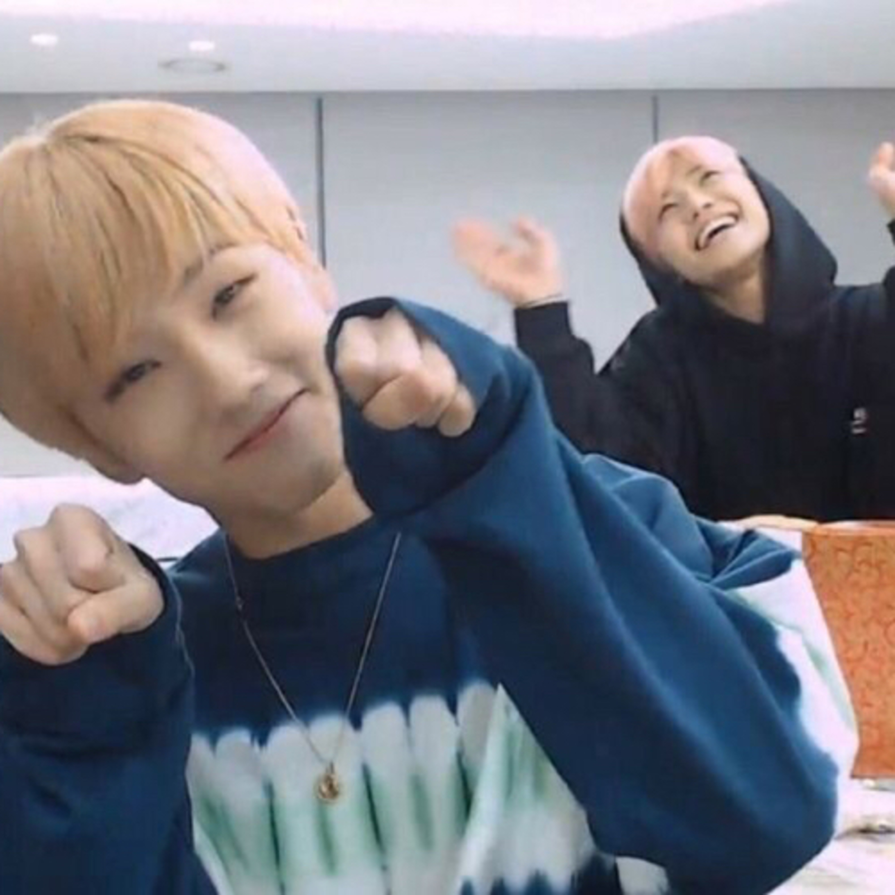 Jisung’s midnight radio