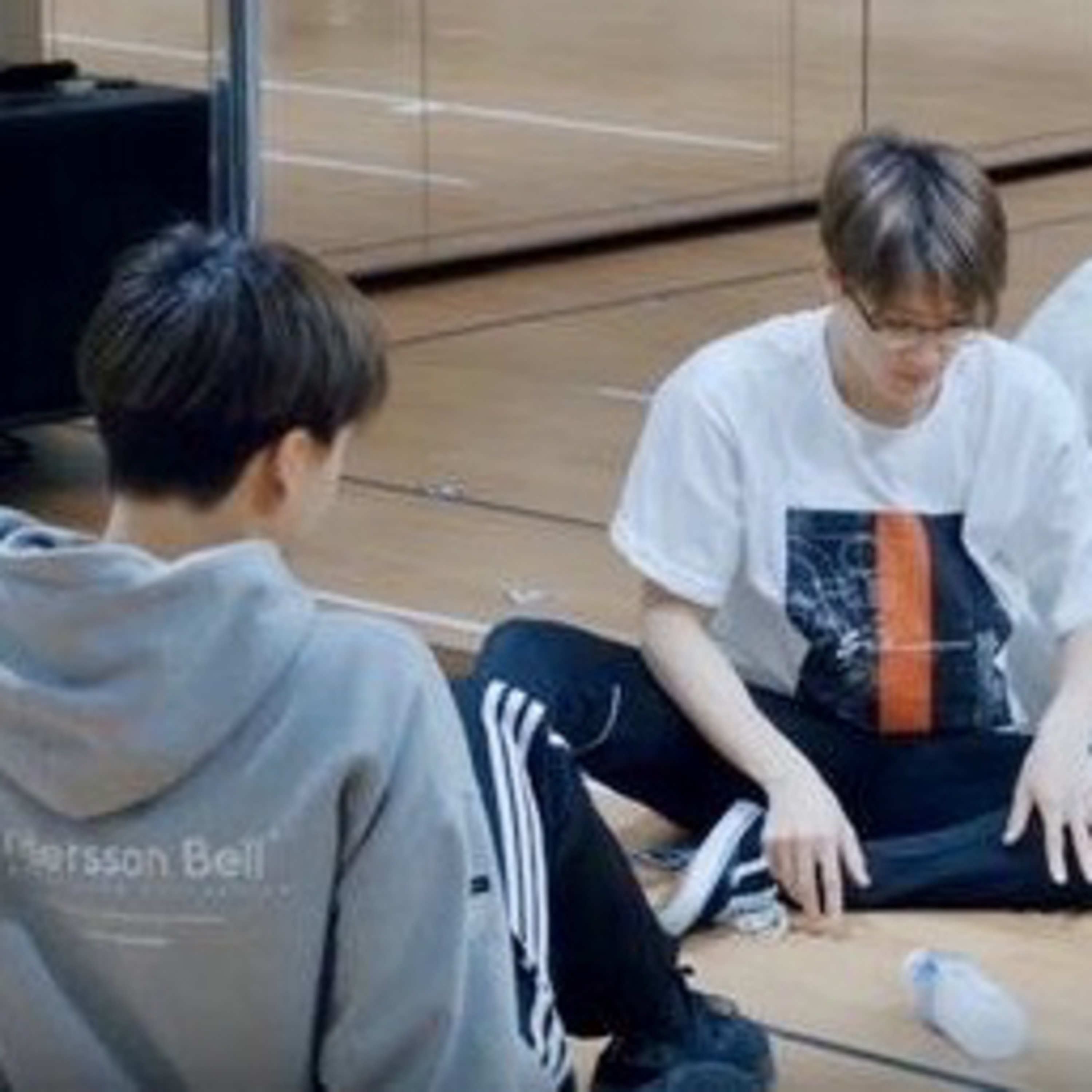 Jisung’s midnight radio