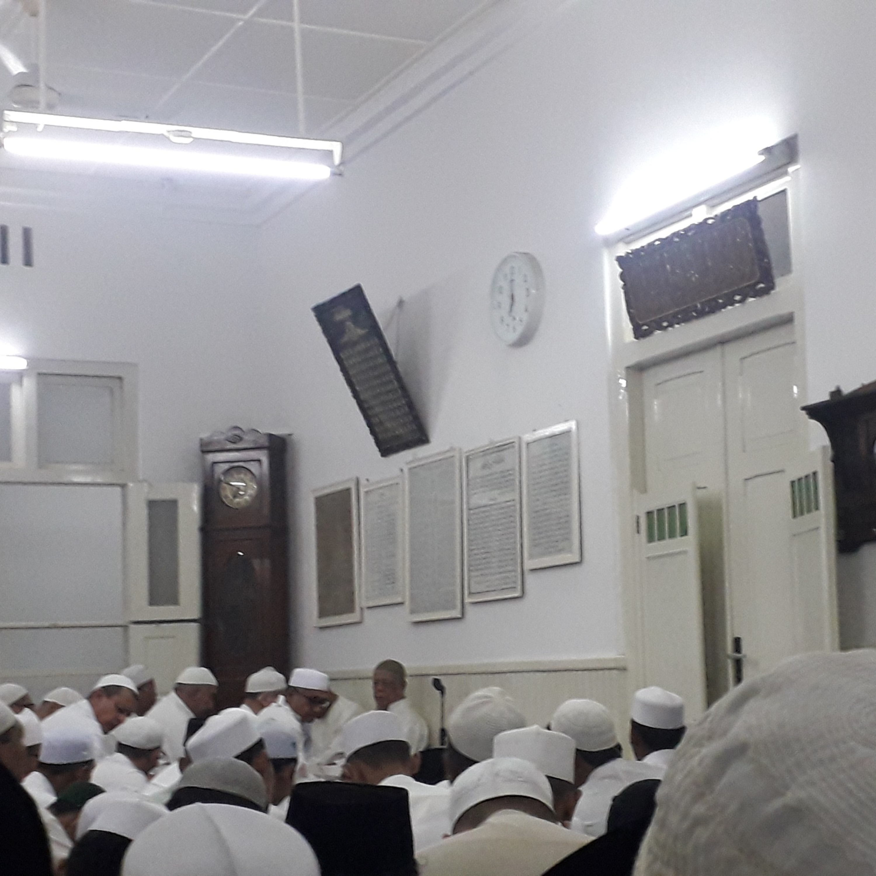 Maulid ad Diba'i Oleh Habib Bagir bin Ahmad al Attos Pekalongan.m4a