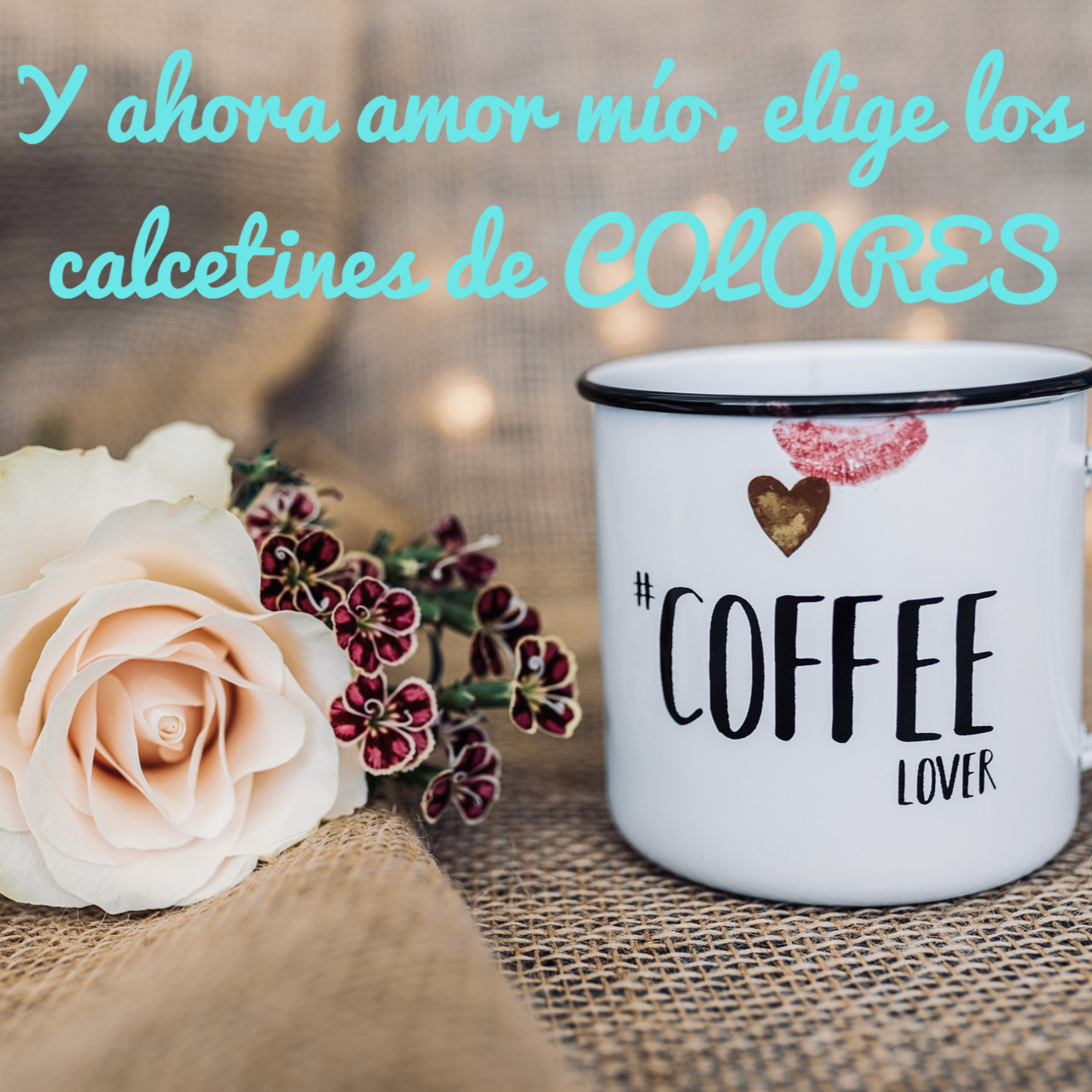 Un café con leche en taza grande