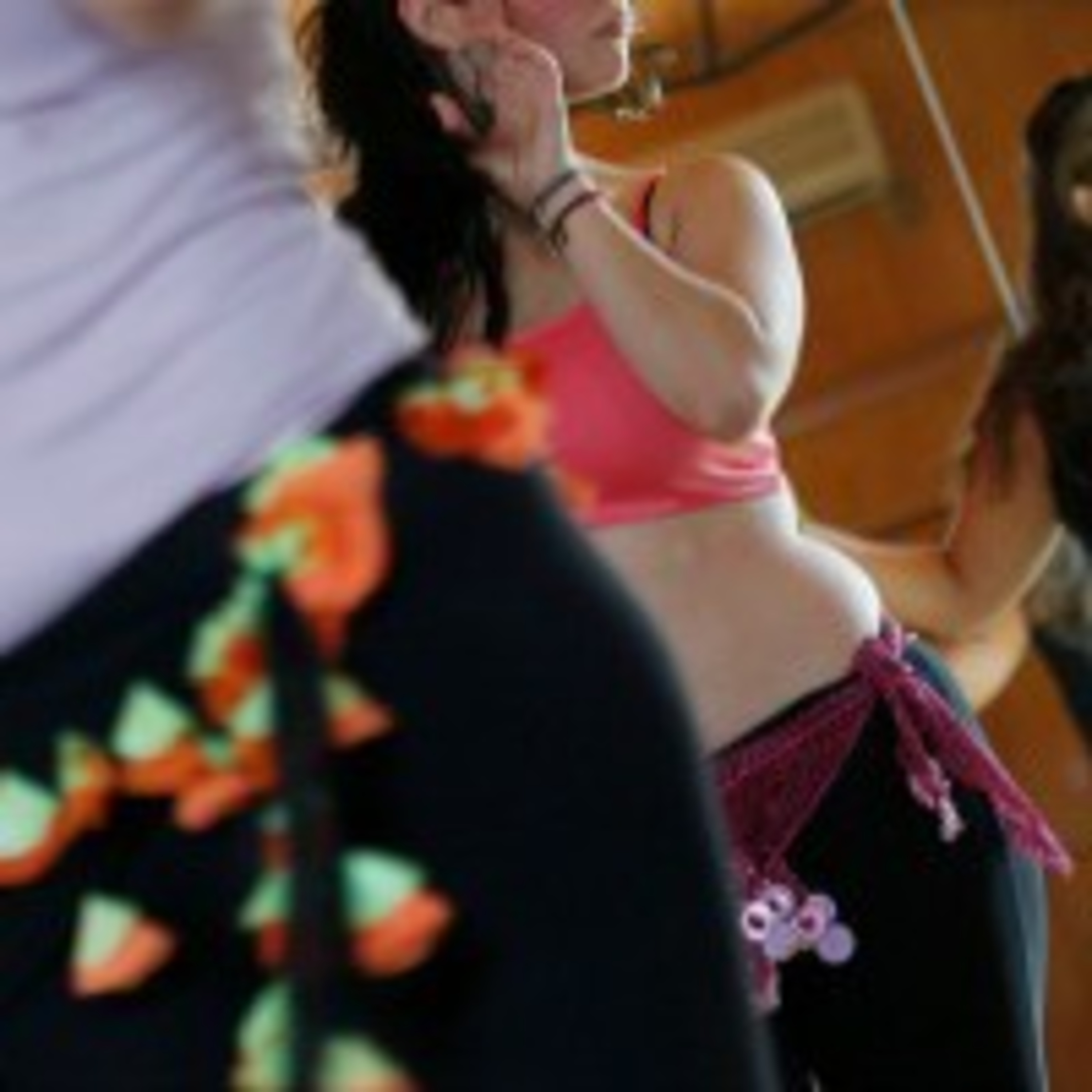 Bailaconmiren.com/ Danza Oriental/Feminidad