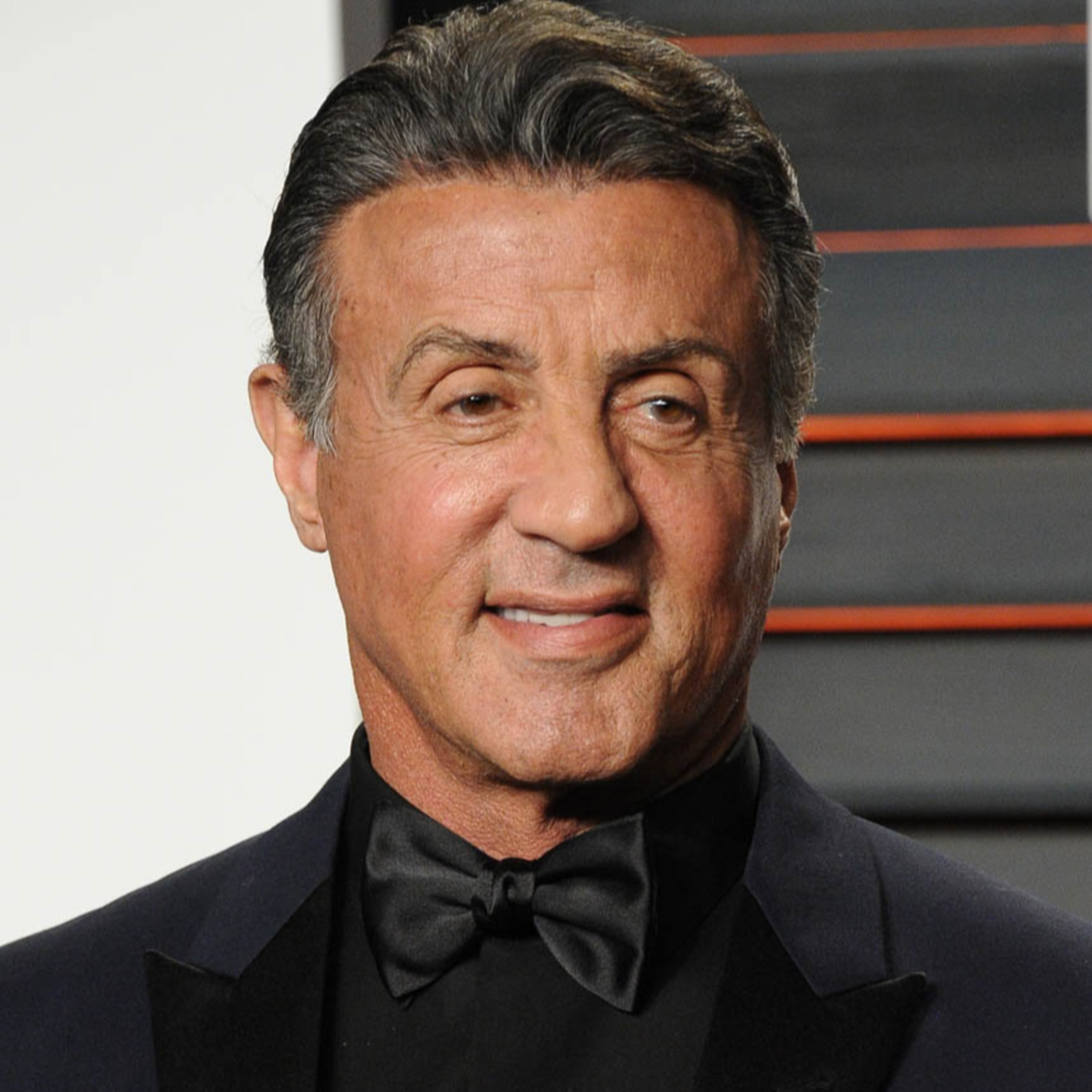 Se divorcia Sylvester Stallone episode artwork