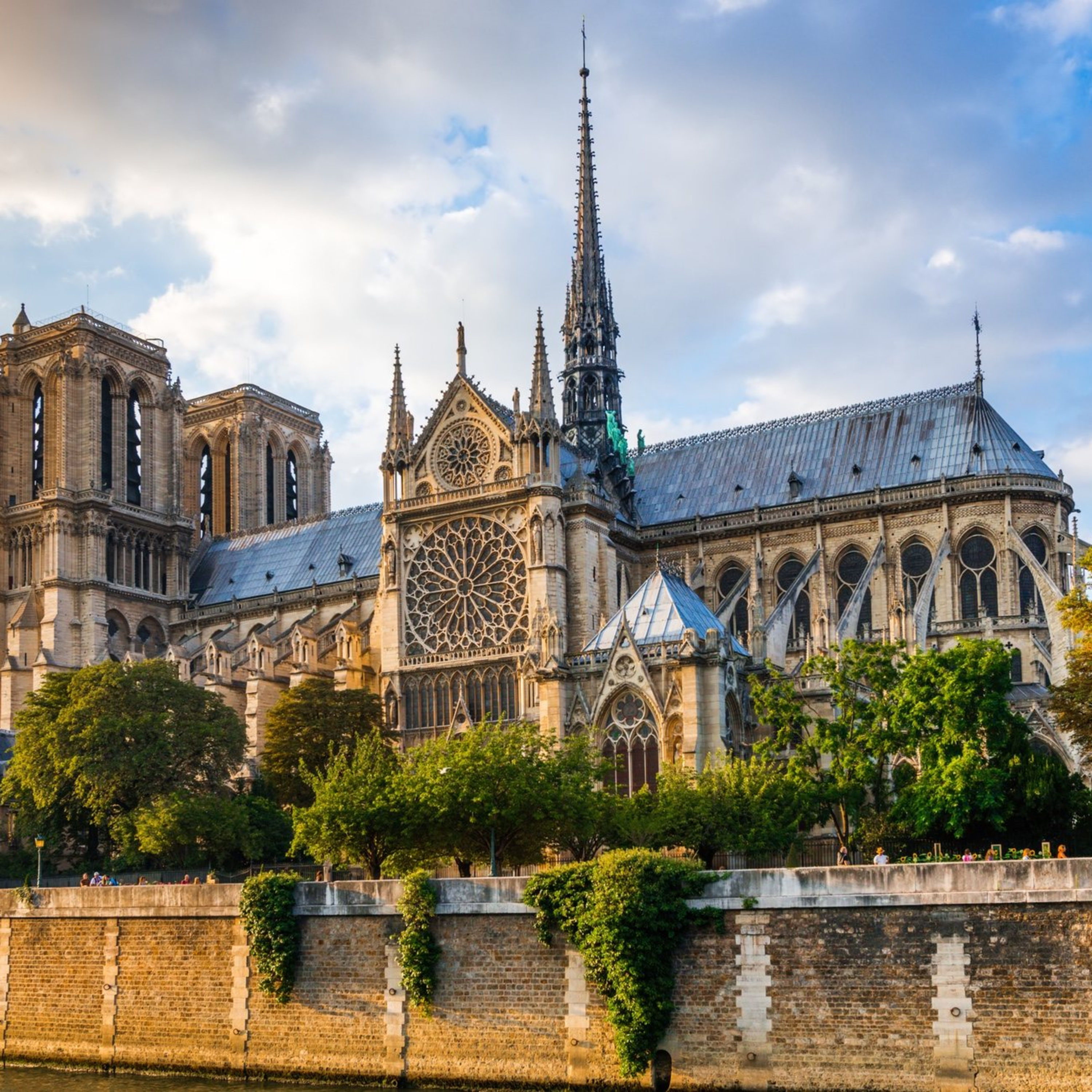 La catedral de Notre Dame y el esqueleto enterrado del siglo XIV episode artwork