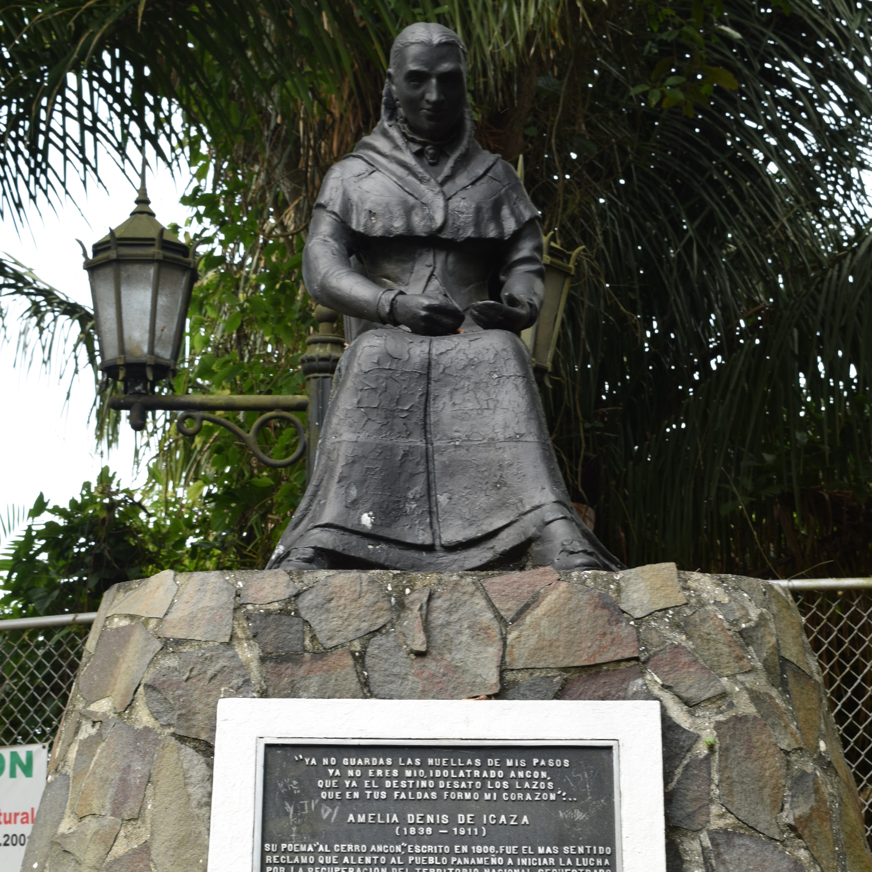 Entre Poesías y Poetas