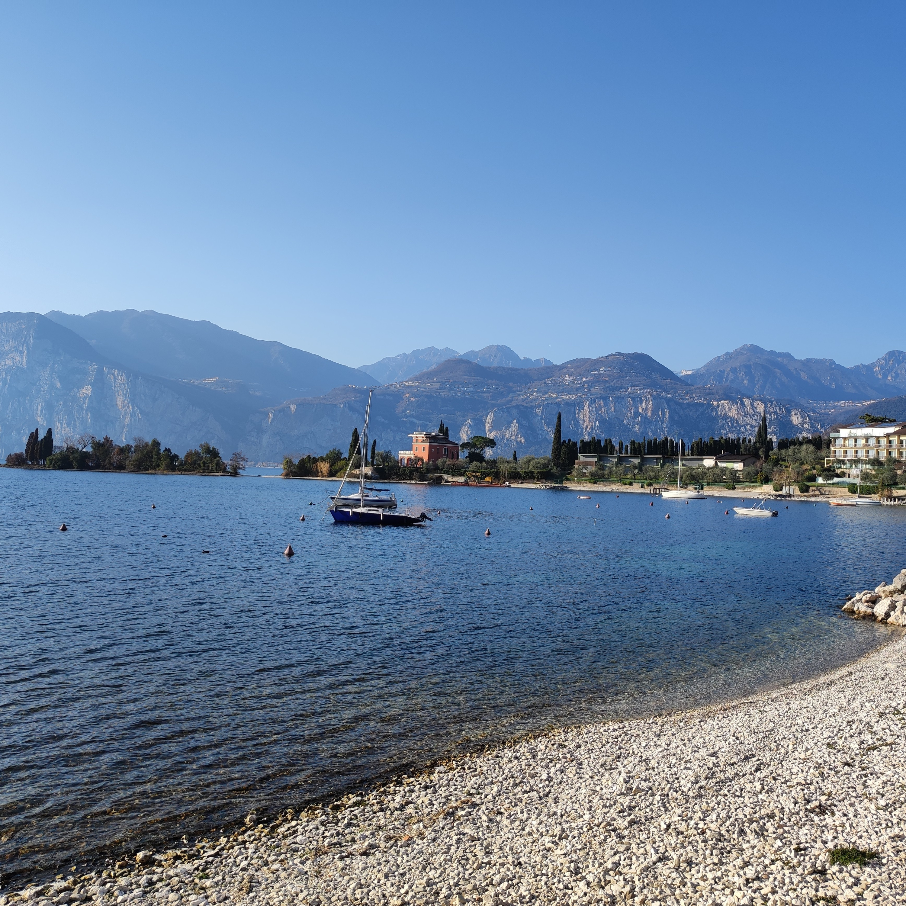 Lago di Garda in inverno col sole: top? episode artwork