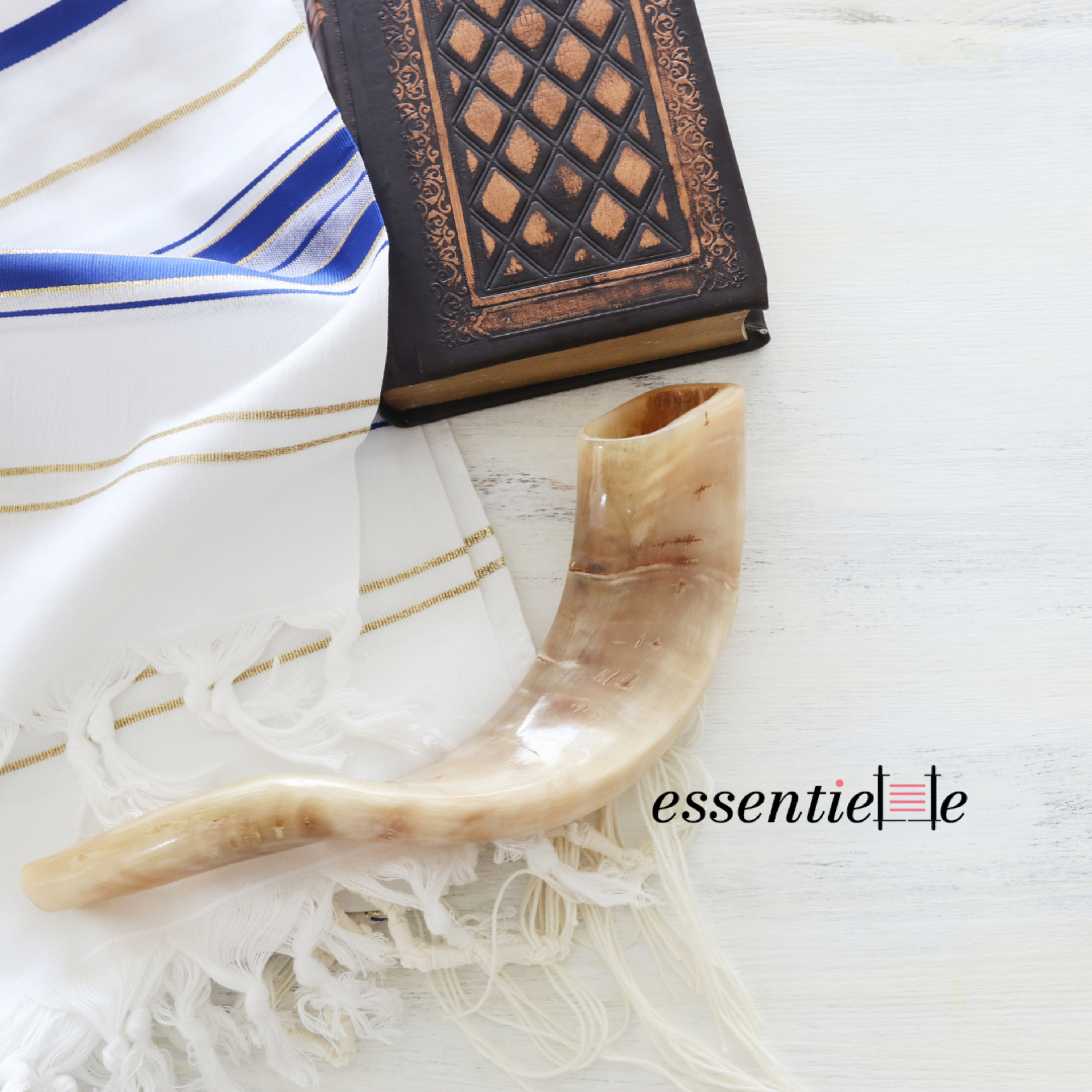 essentielle by Mariacha Drai