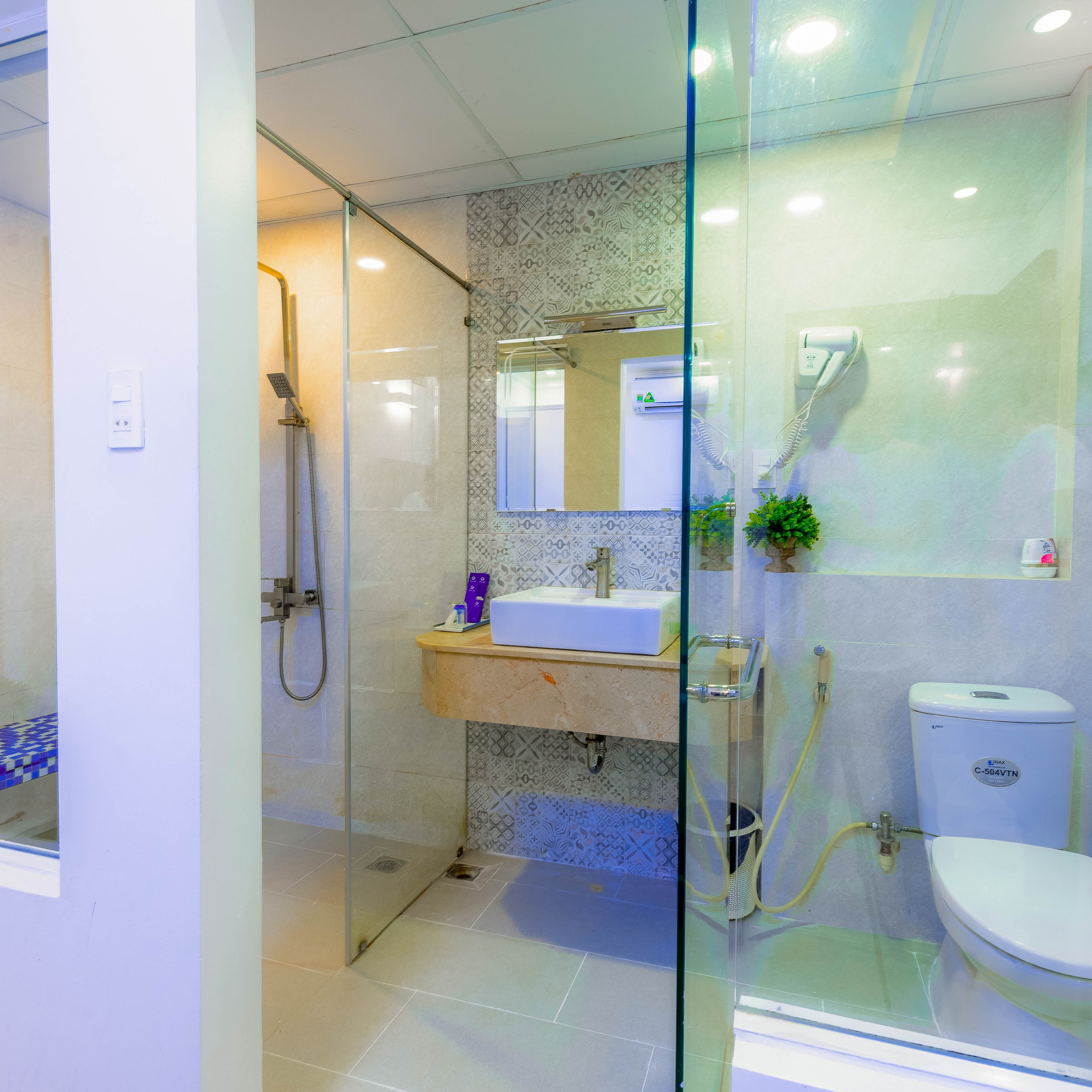 Design A Luxury Bathroom | Bathroom Accessories USA