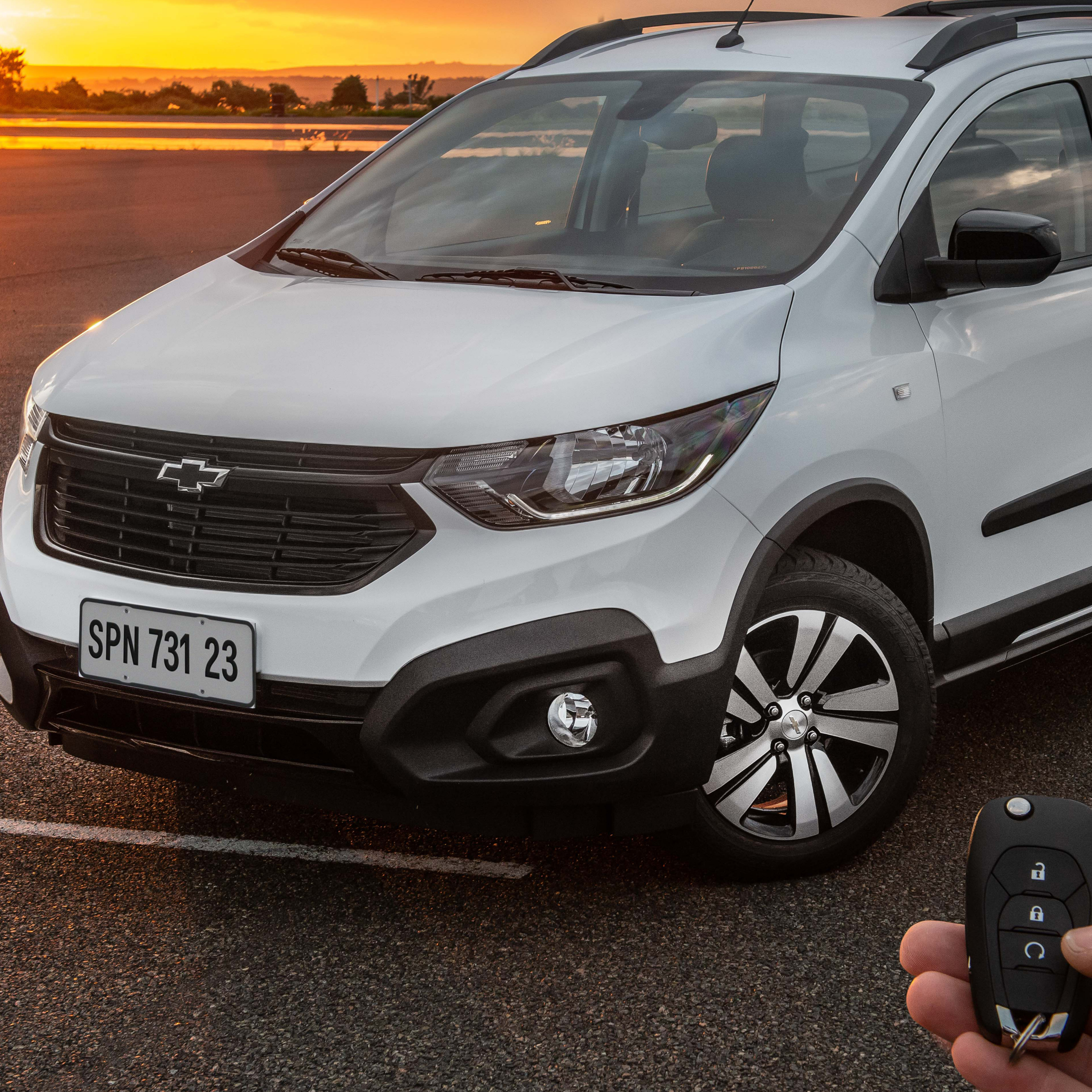 Chevrolet Spin 2023 estreia trazendo duas opções com câmbio manual episode artwork