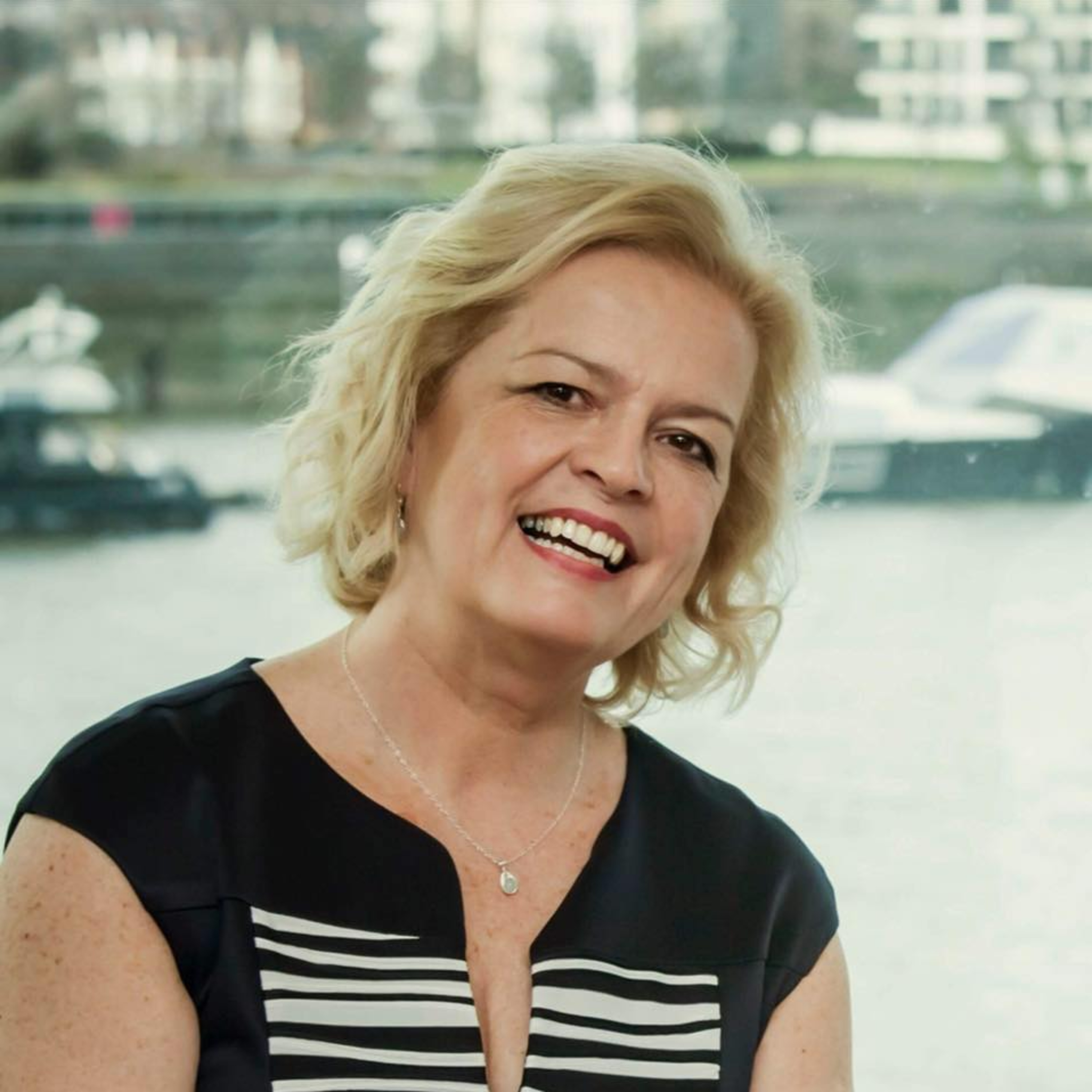 Perfect Health & Bright Business Minds with Elaine Godley