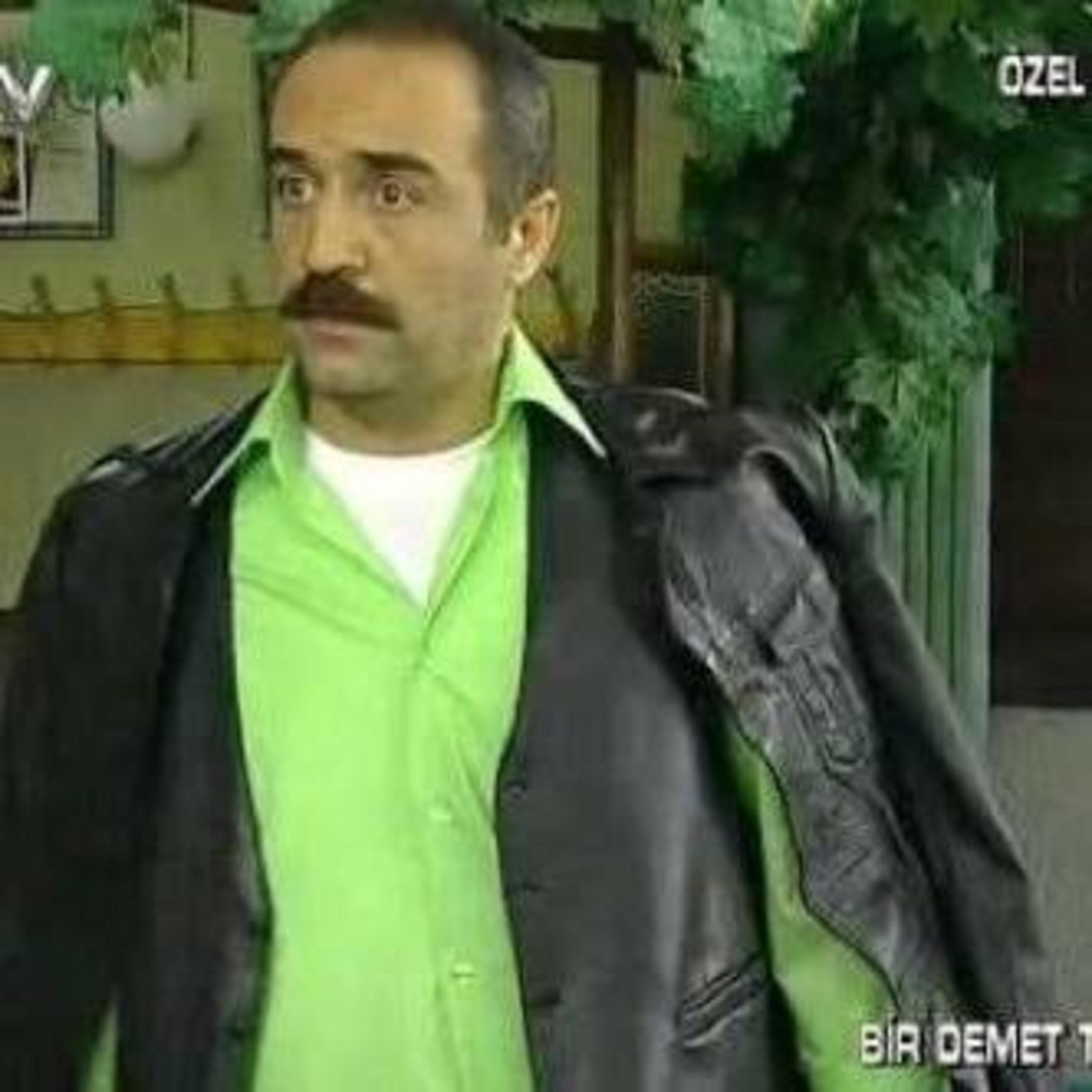seni seviyorum da, seni sevmeyi eskisi kadar sevemiyorum