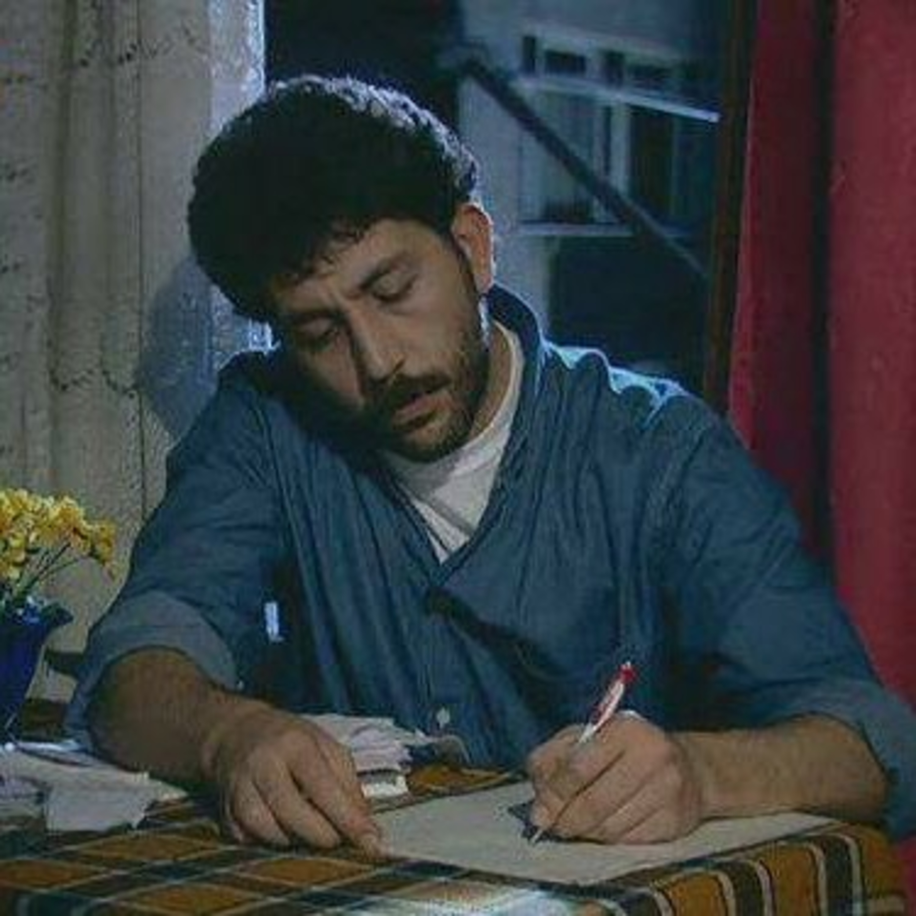 "35 yaşındayım. daha hiçbir şey yaşamadım ki ortasında olayım hayatın ama kenarındayım o kesin.”