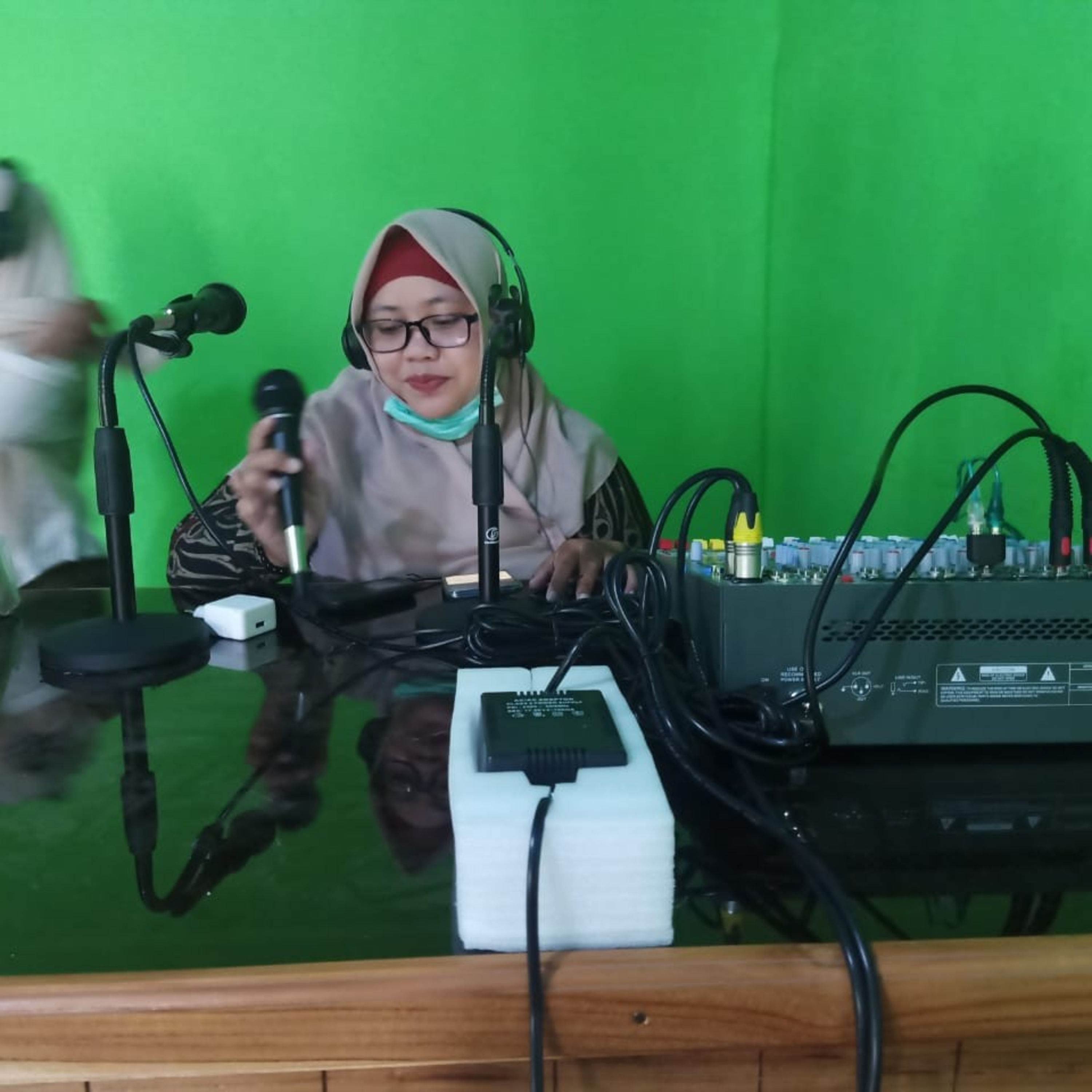 Radio Sekolah Perempuan Darurat Siaga Covid19 Nina Bayan