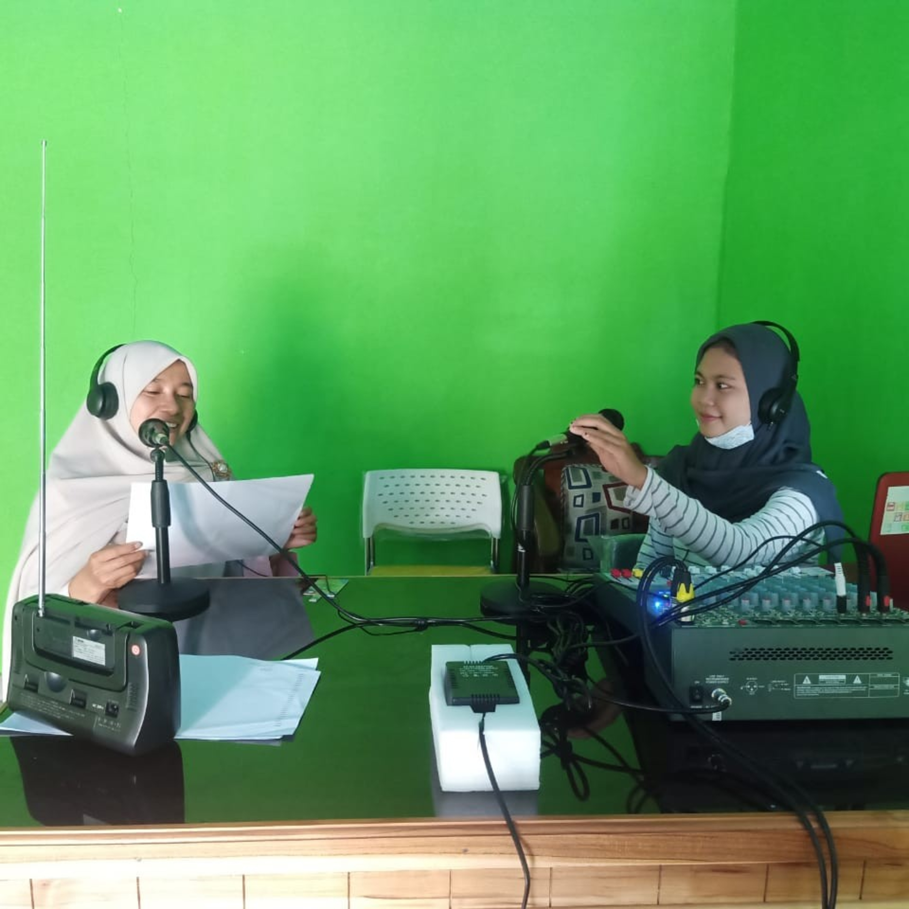 Radio Sekolah Perempuan Darurat Siaga Covid19 Nina Bayan