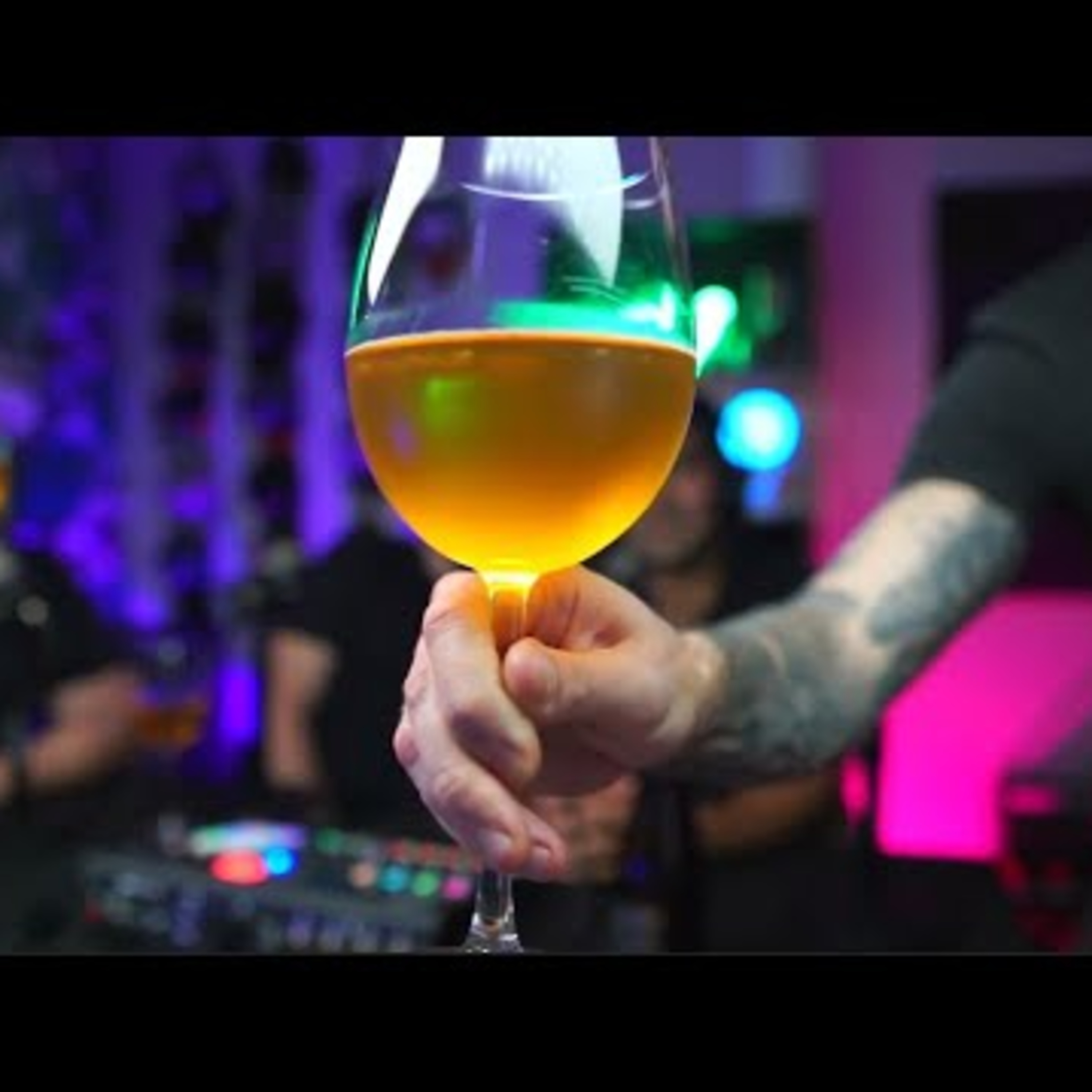 Detrás de la barra MX