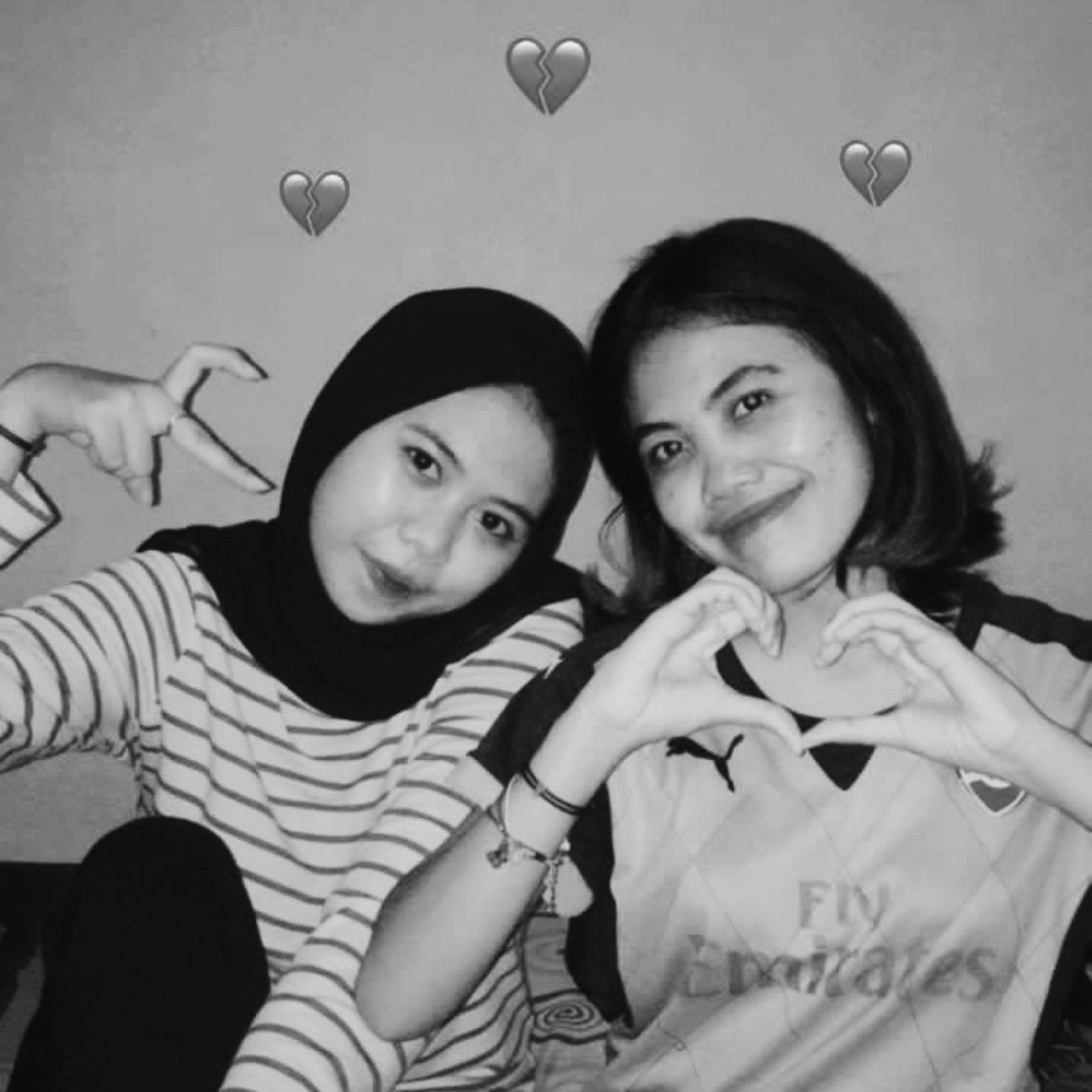 Titik Dua