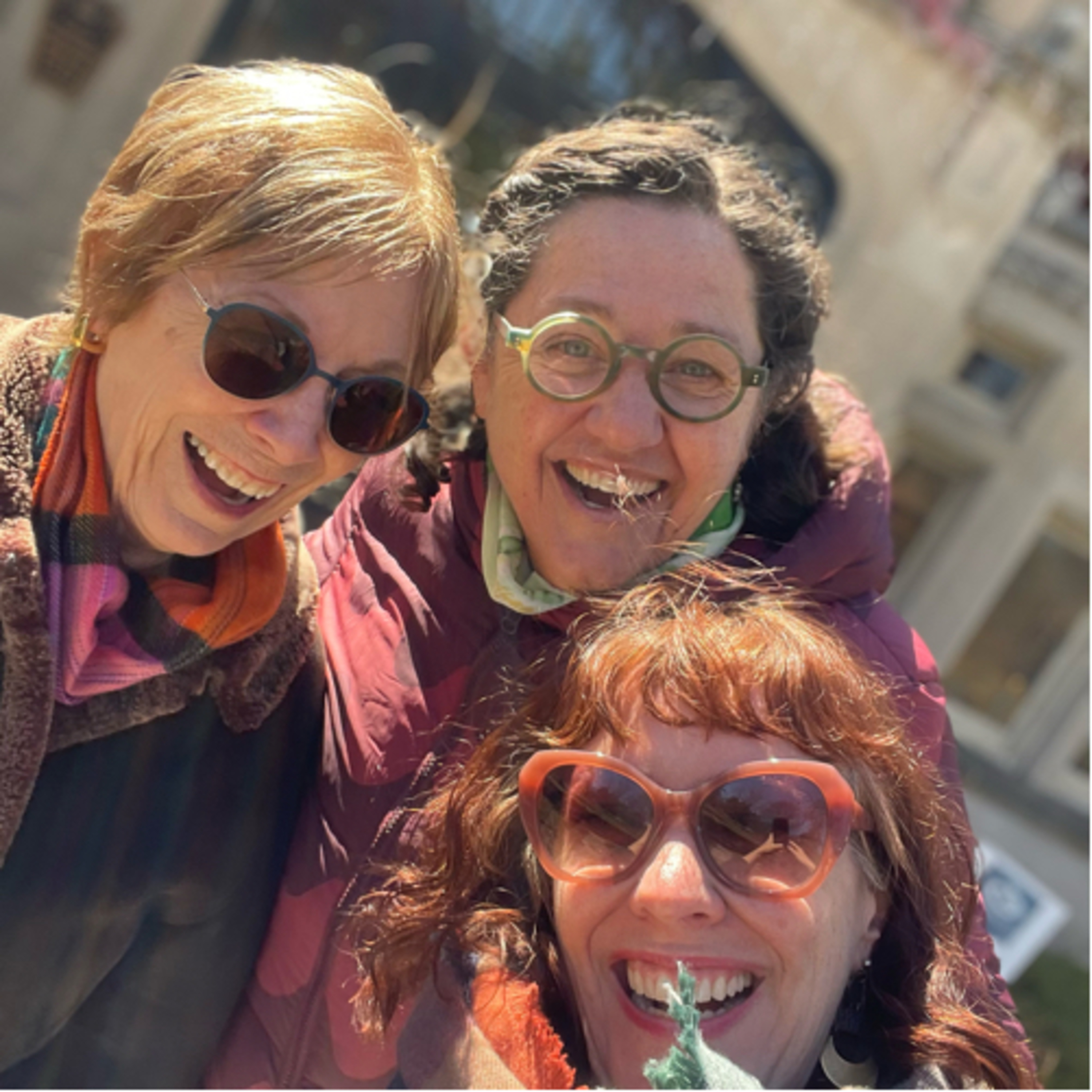 S6 - #3 Art to Go Podcast enjoys High Tea with Ruby Benoy