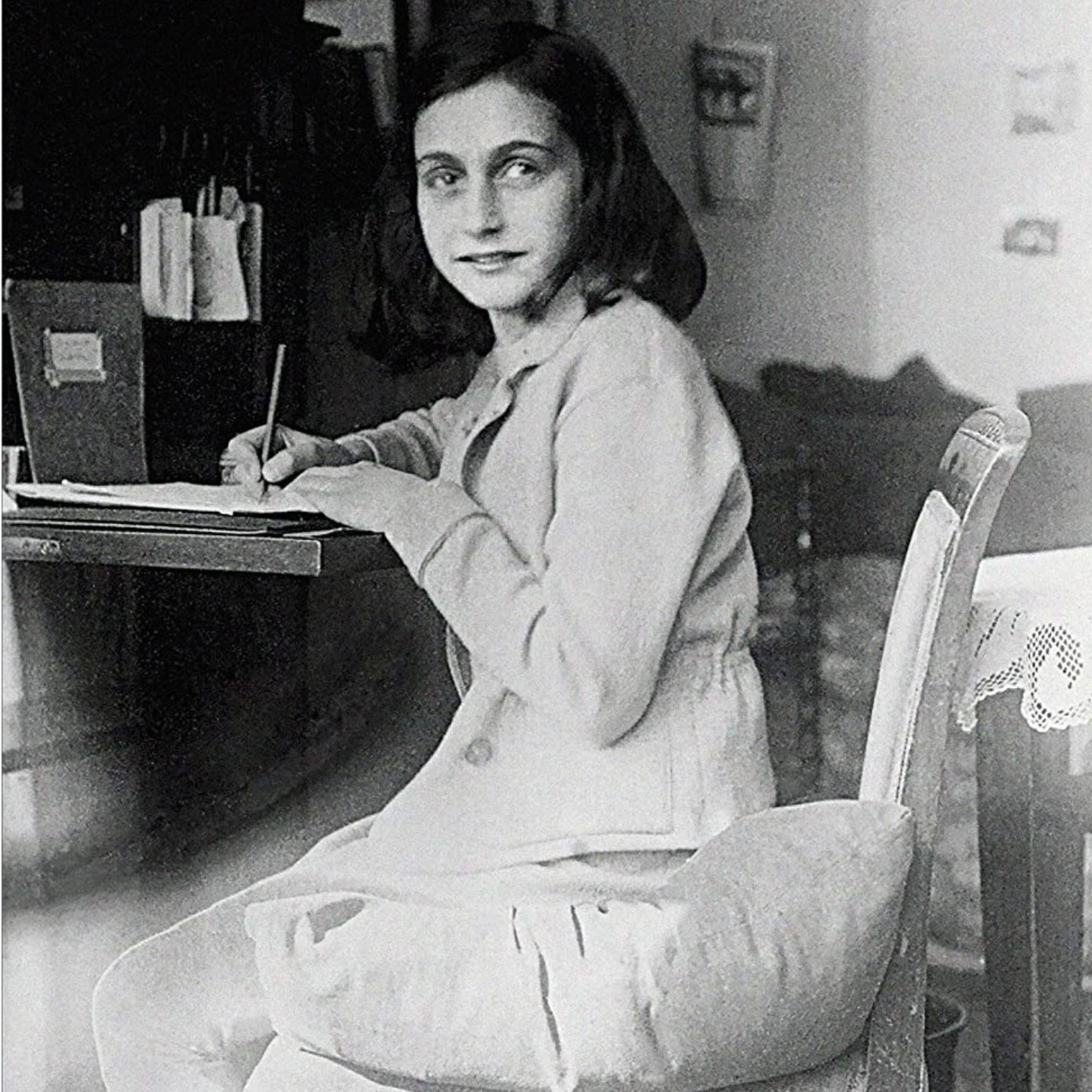 #14 - The Diary of Anne Frank episode artwork