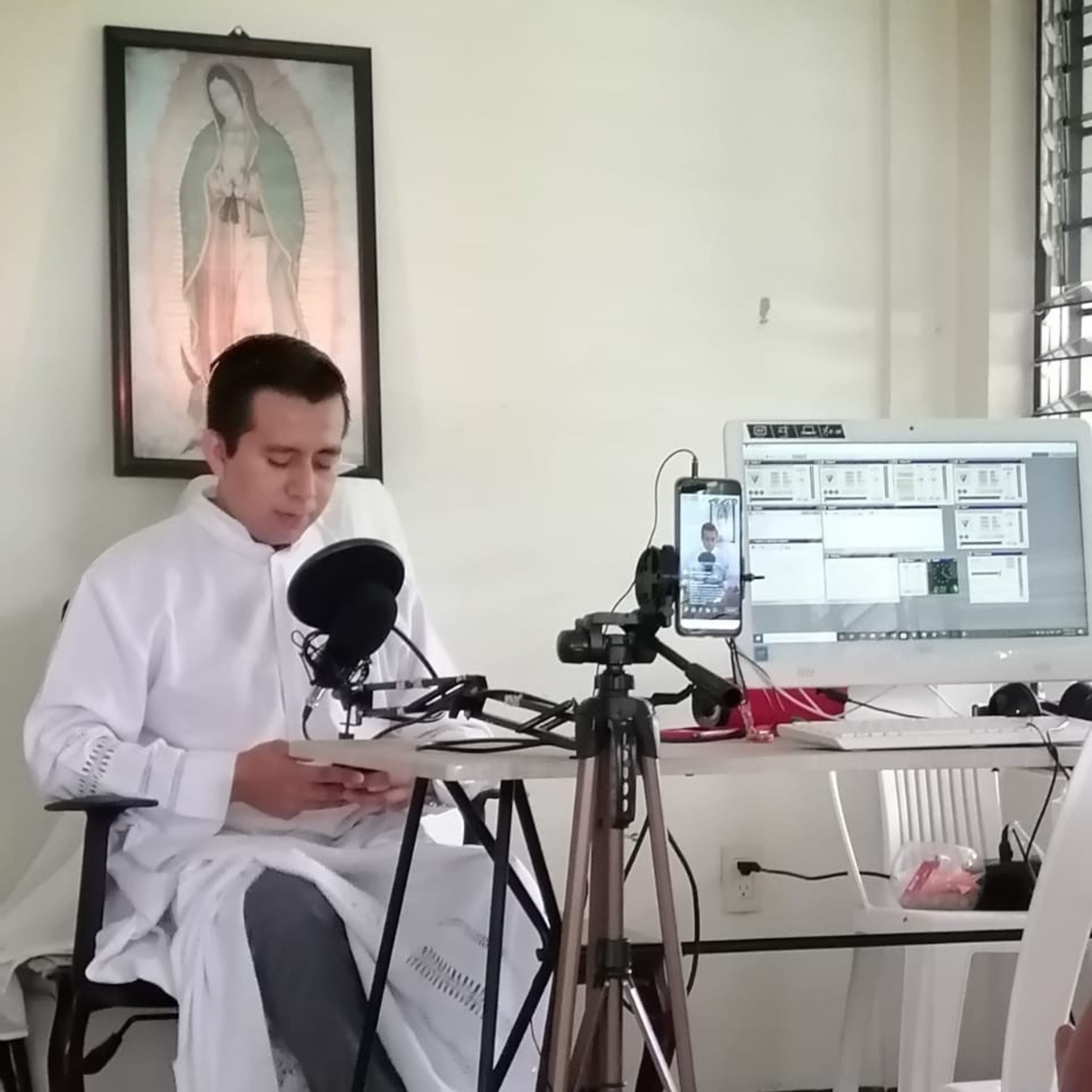 5 minutos de Oración diaria al Espíritu Santo 🕊️📖🙏🏼 episode artwork