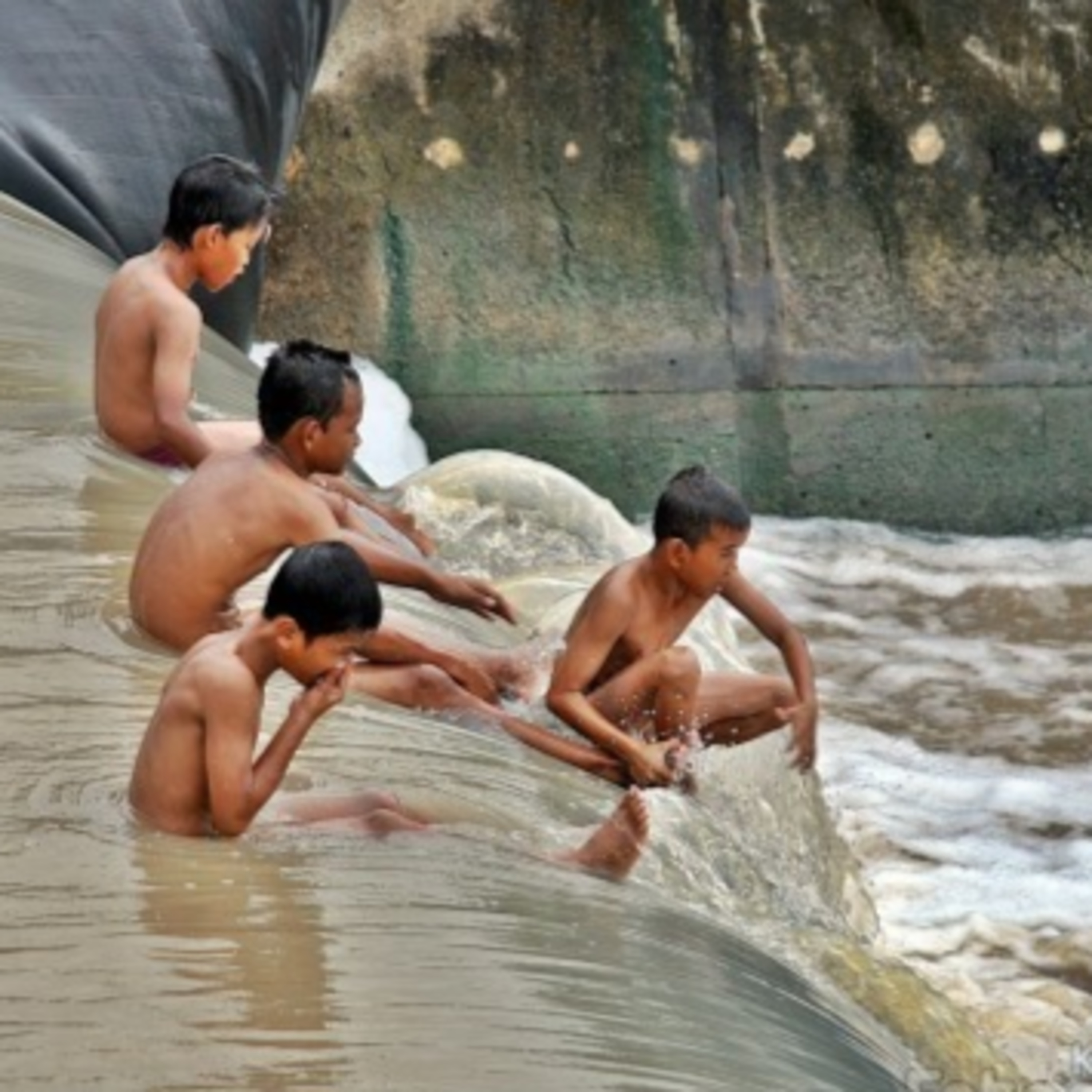 Penduduk Sekitar