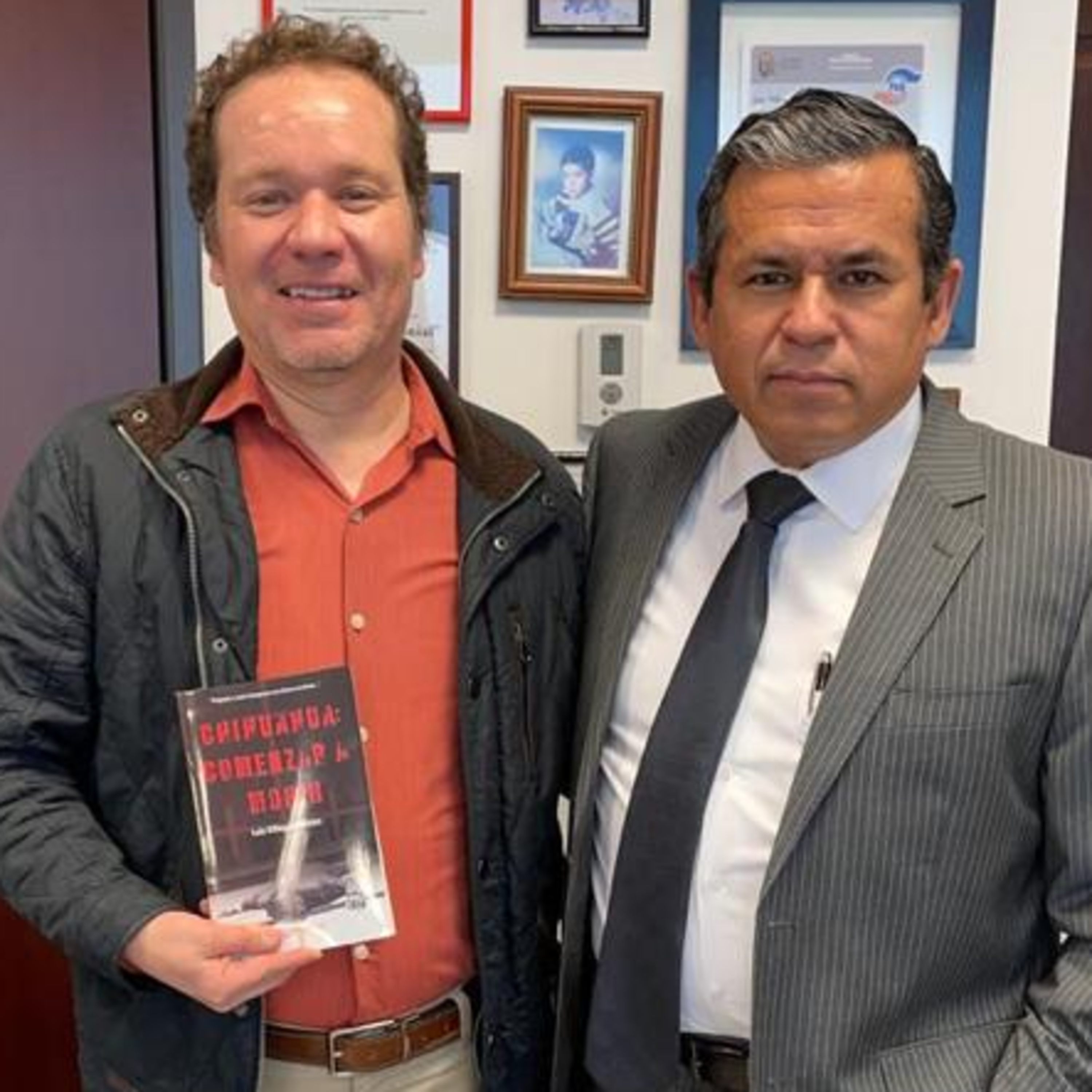 Ep 46 El Magistrado Luis Villegas nos hablo sobre su libro-Chihuahua: Comenzar a Morir episode artwork