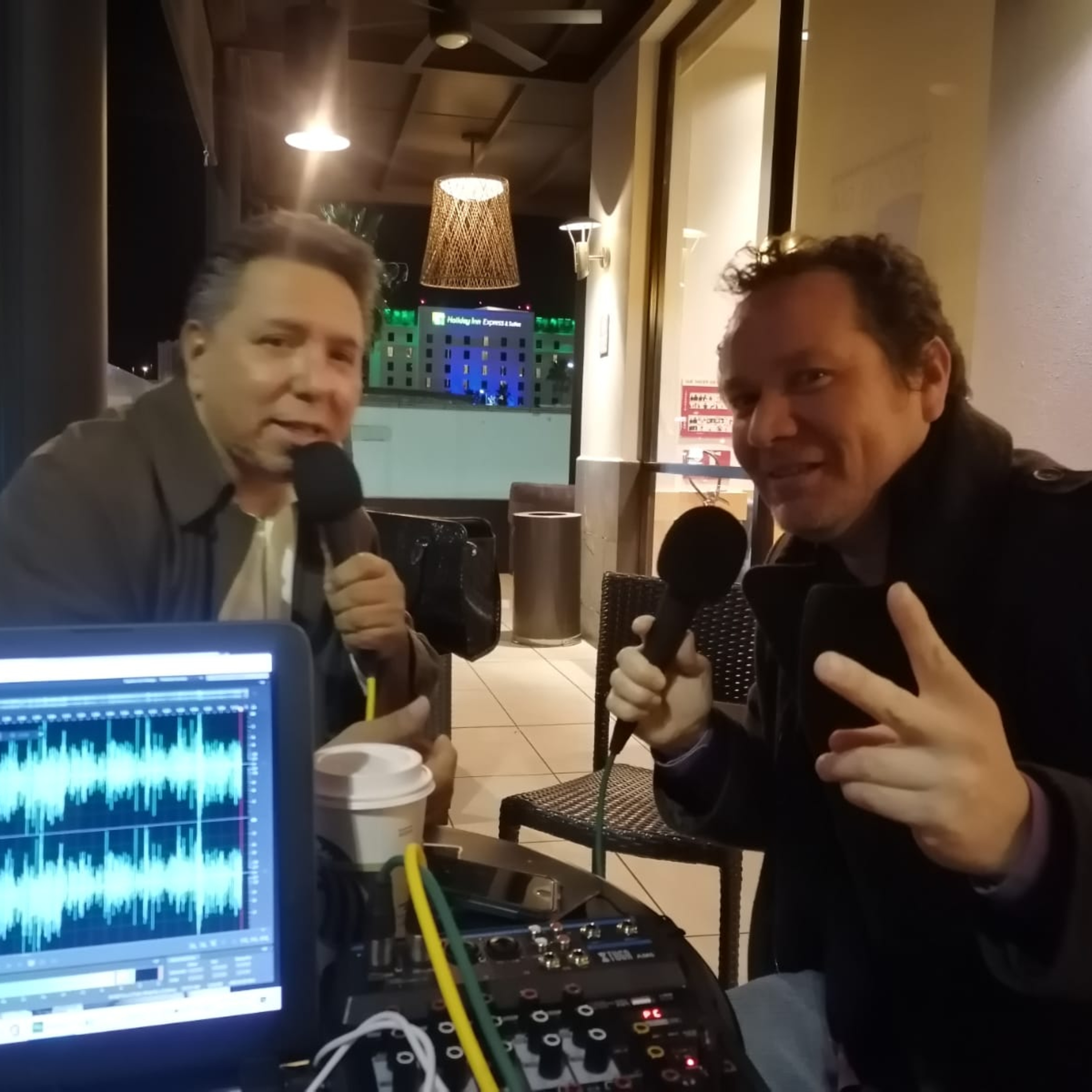 Ep 57 ¿Es difícil imitar a un artista? Julián Salinas doble de Juan Gabriel episode artwork