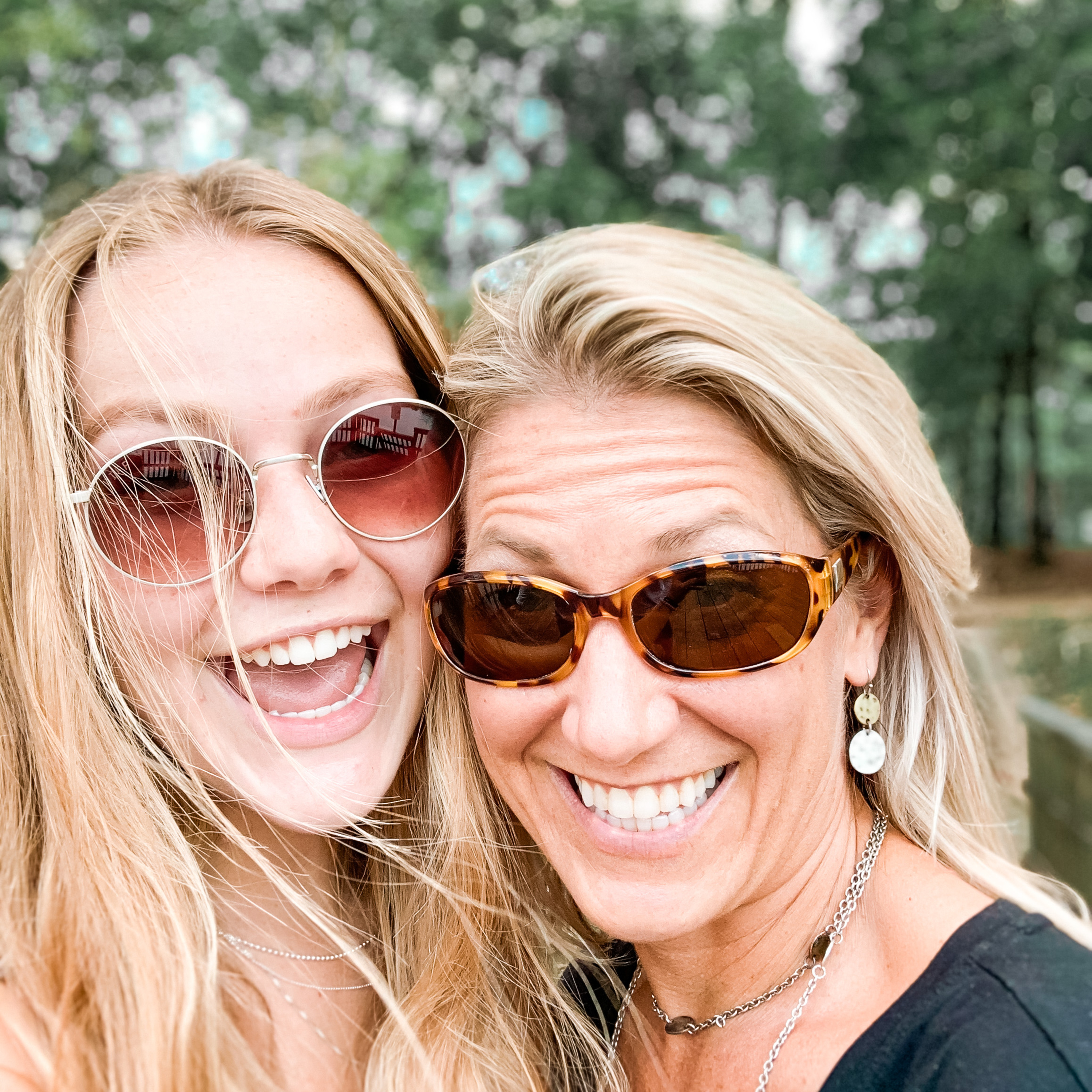 Caroline & Melissa Dyer - Undignified and Learning to Roar - Episode 10