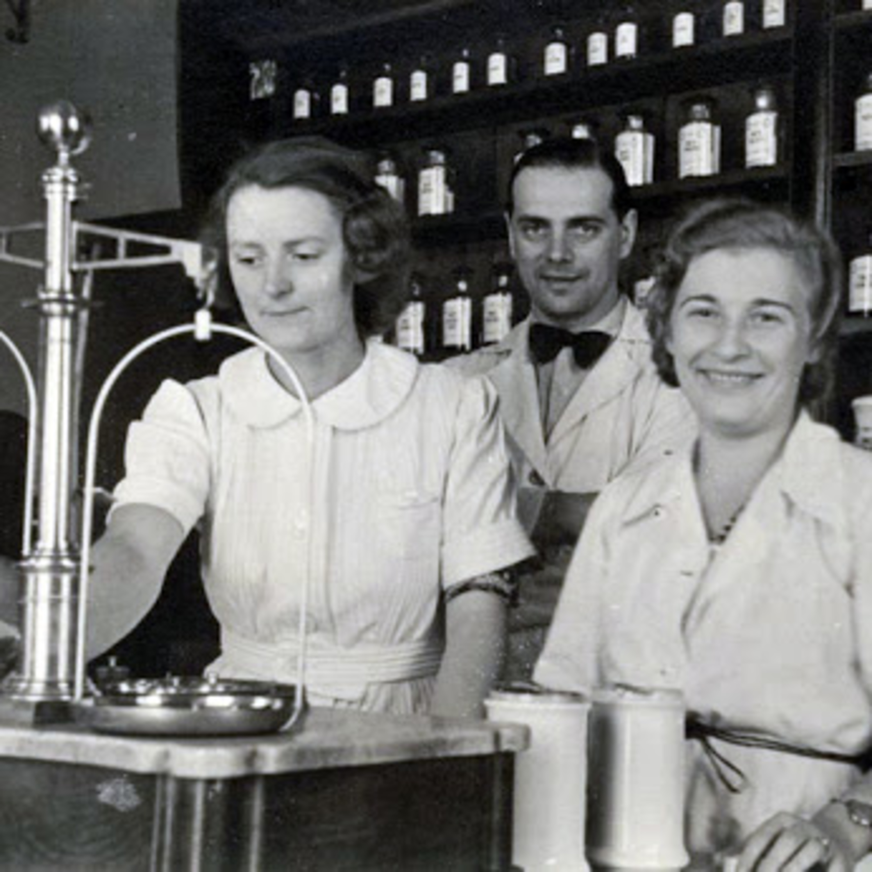 Segunda parte . La farmacia de Cracovia de Tadeusz Pankiewicz 